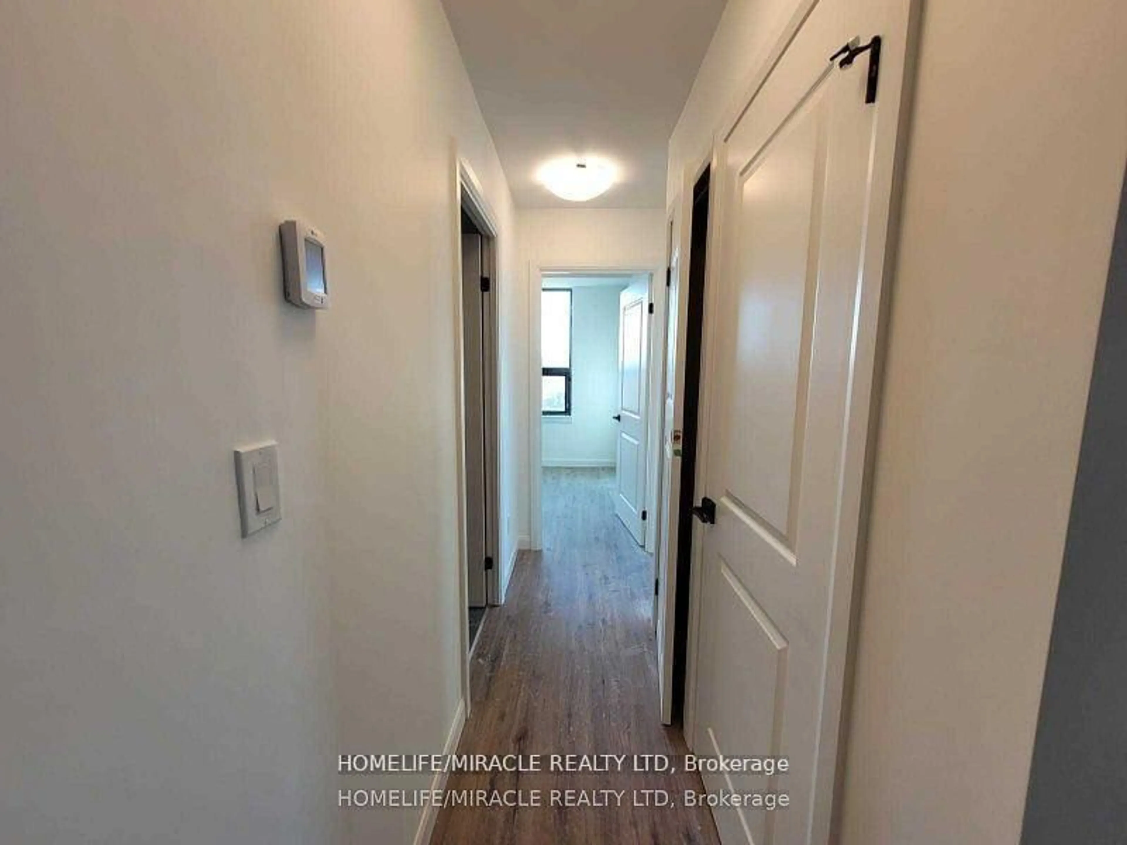 Indoor entryway for 7 Erie Ave #614, Brantford Ontario N3S 2E7