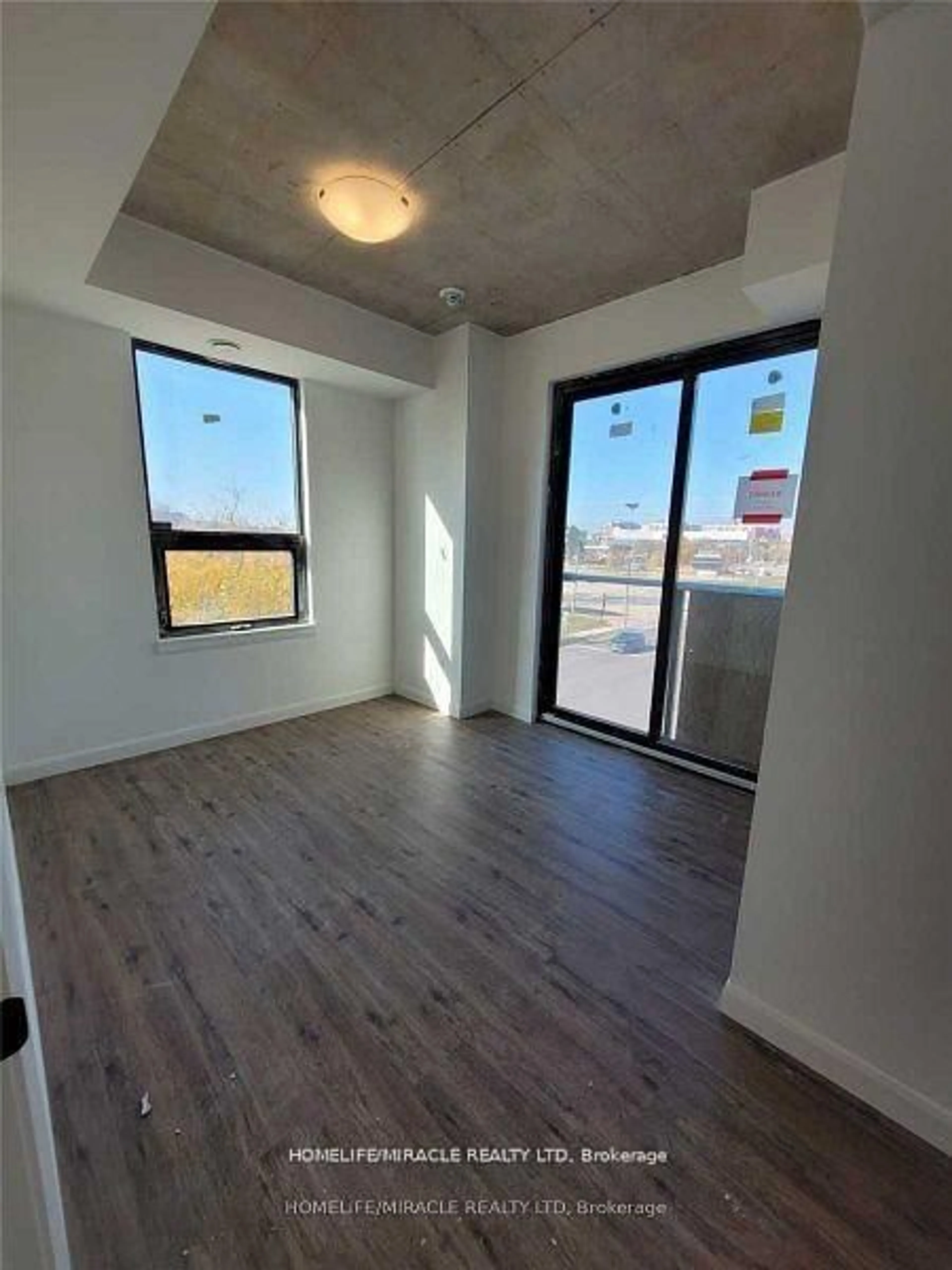 A pic of a room for 7 Erie Ave #614, Brantford Ontario N3S 2E7