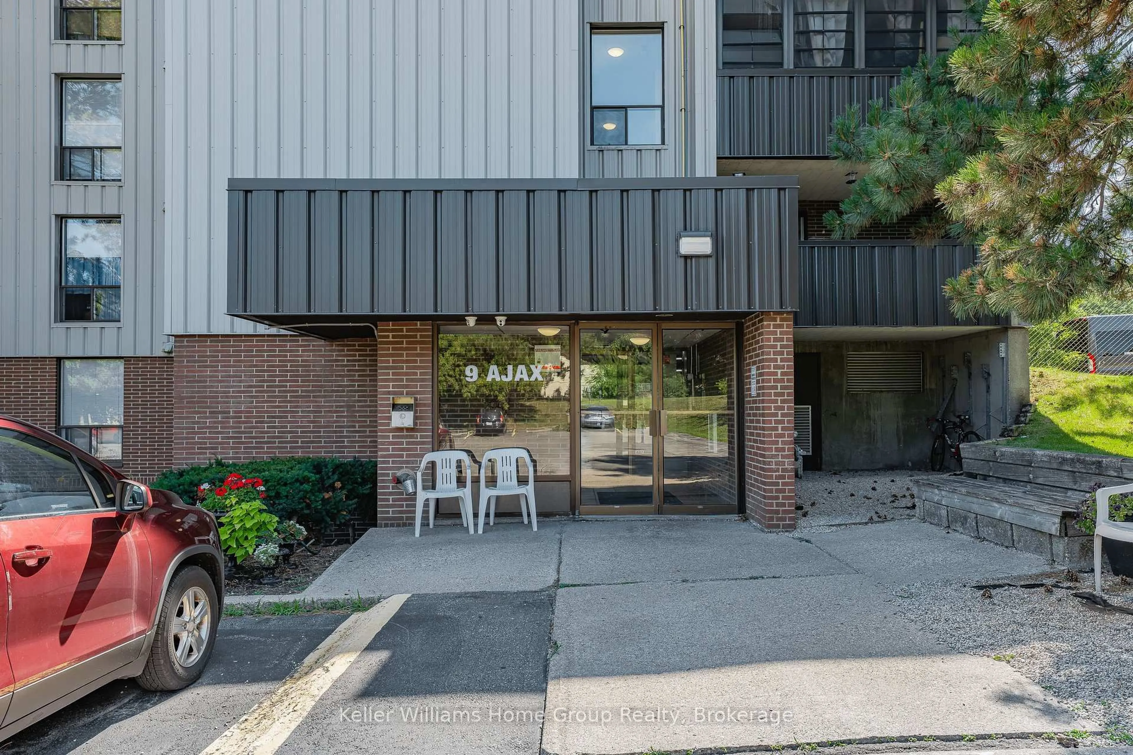 Unknown for 9 Ajax St #204, Guelph Ontario N1H 2A9