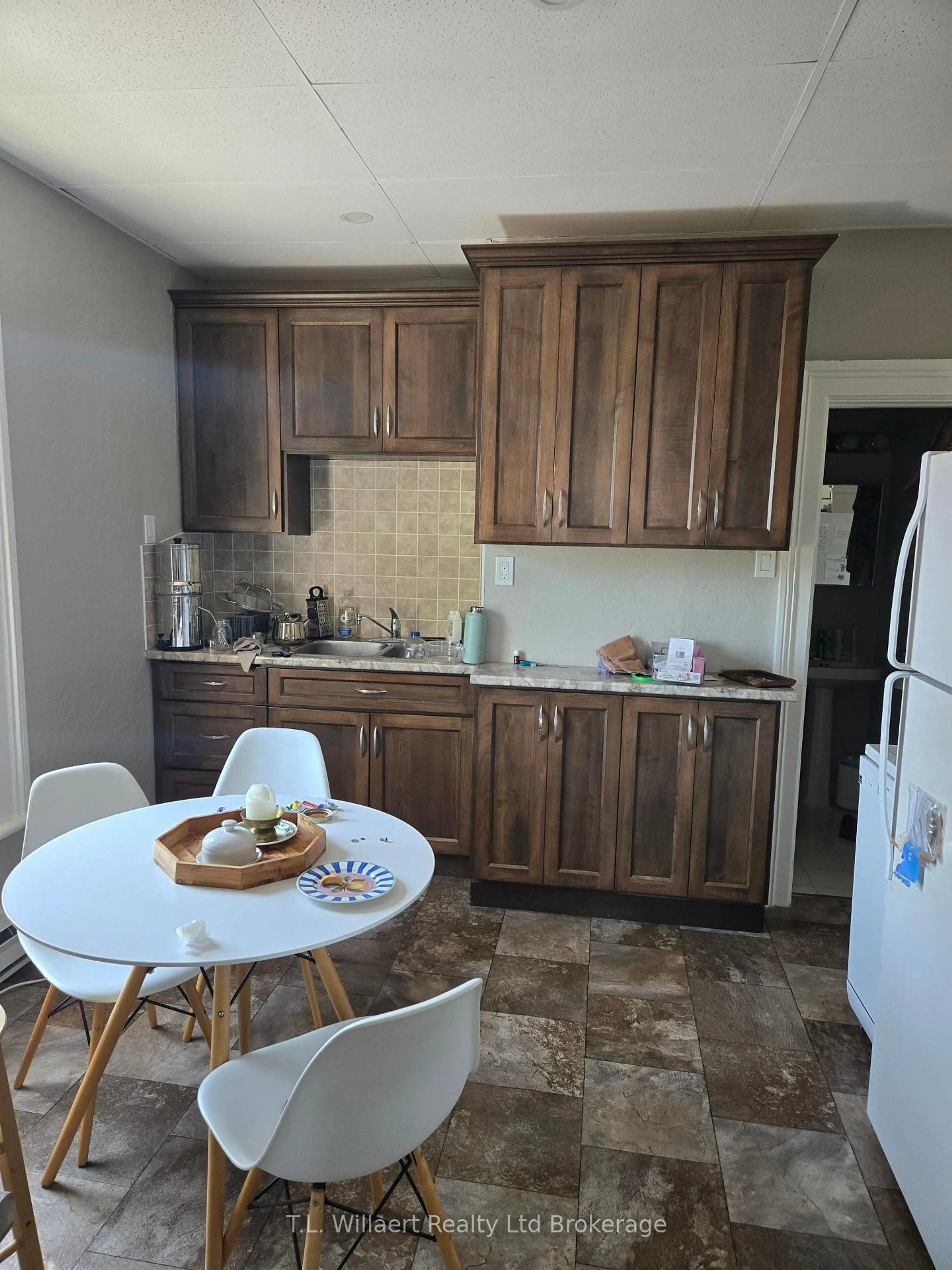 Standard kitchen, ceramic/tile floor for 14 Rutherford Ave, Aylmer Ontario N5H 2N6