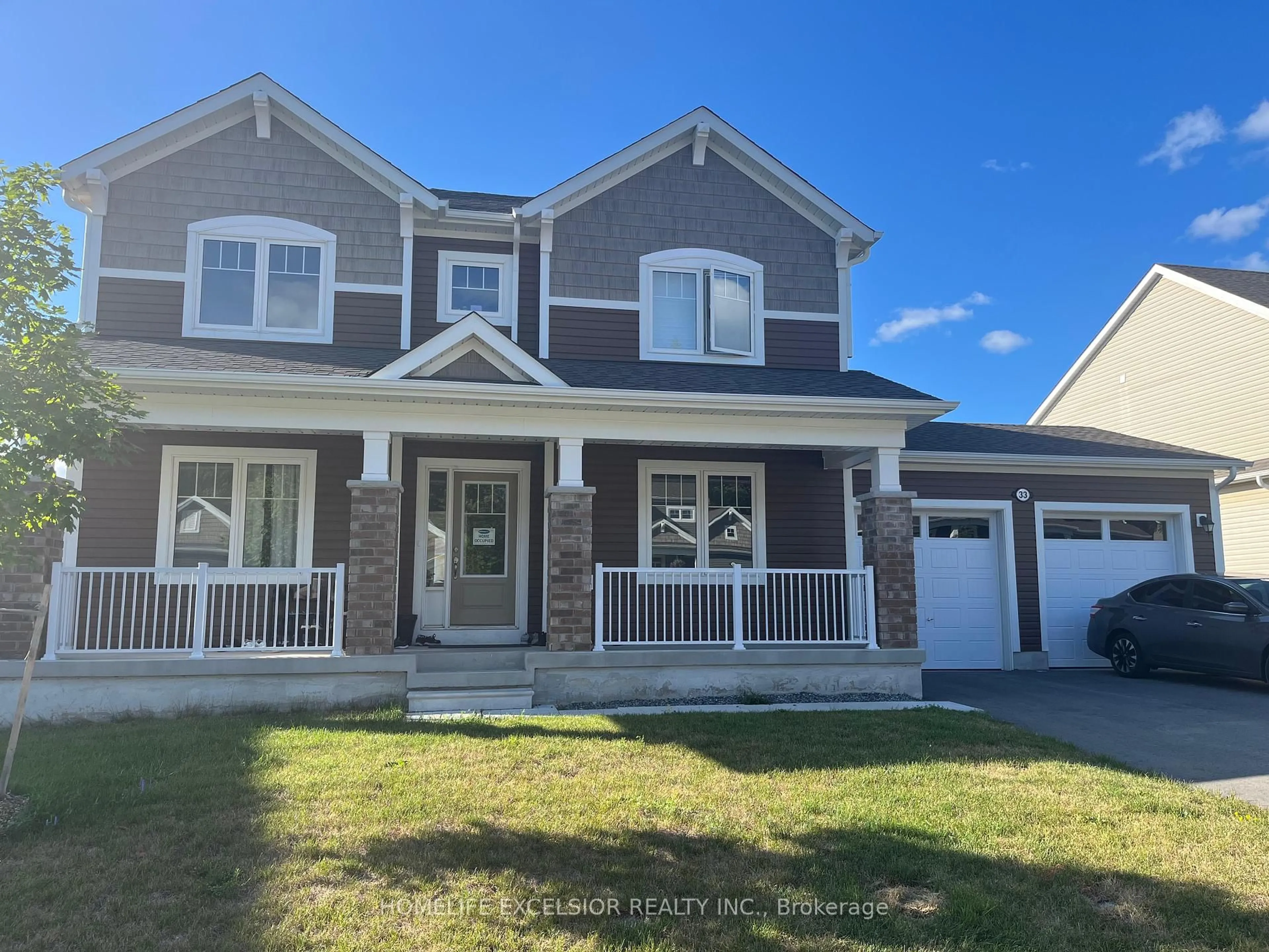 Home with vinyl exterior material, street for 33 Stother Cres, Bracebridge Ontario P1L 0G2