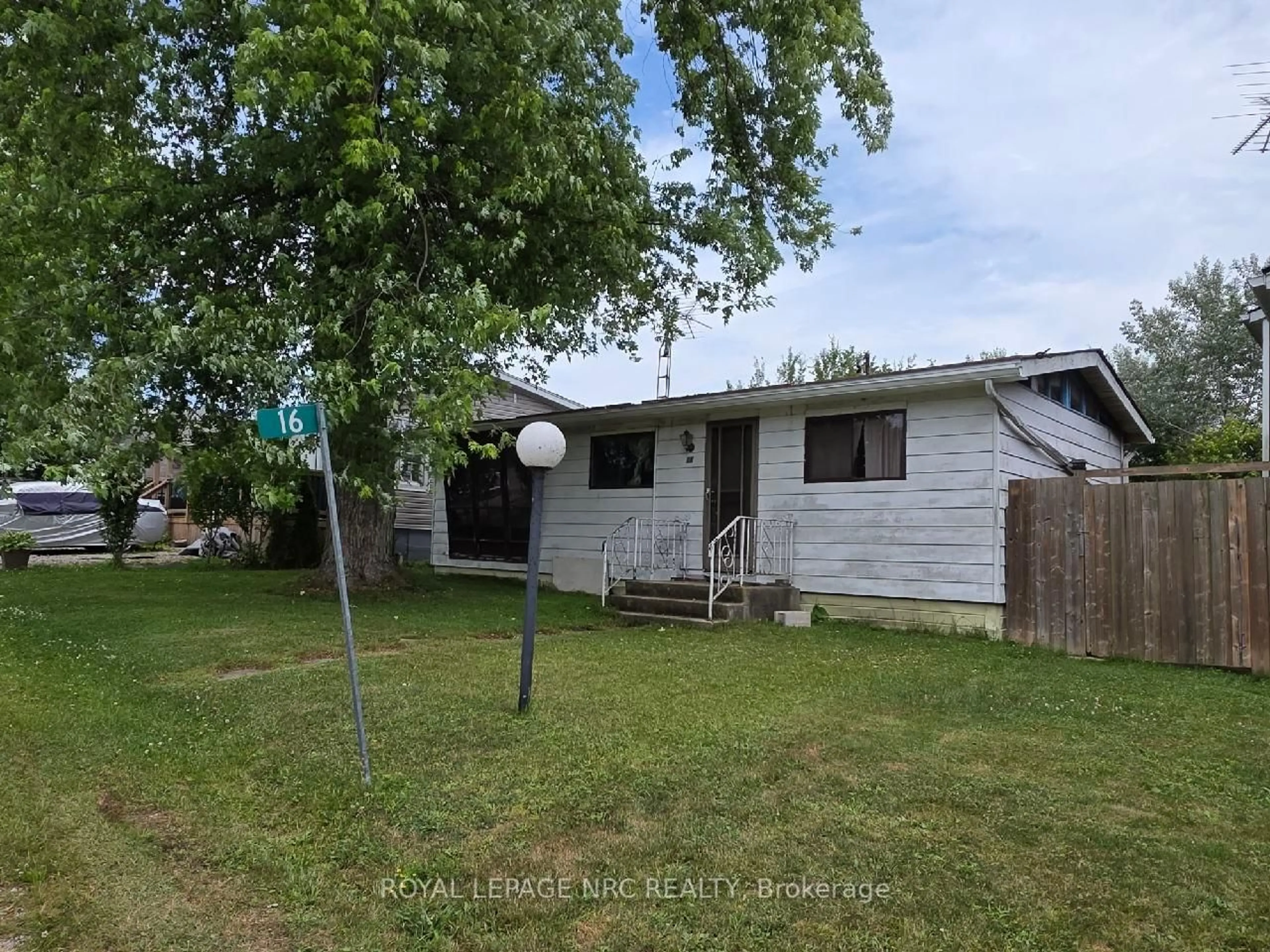 A pic from outside/outdoor area/front of a property/back of a property/a pic from drone, street for 16 Westmoreland Lane, Haldimand Ontario N0A 1P0