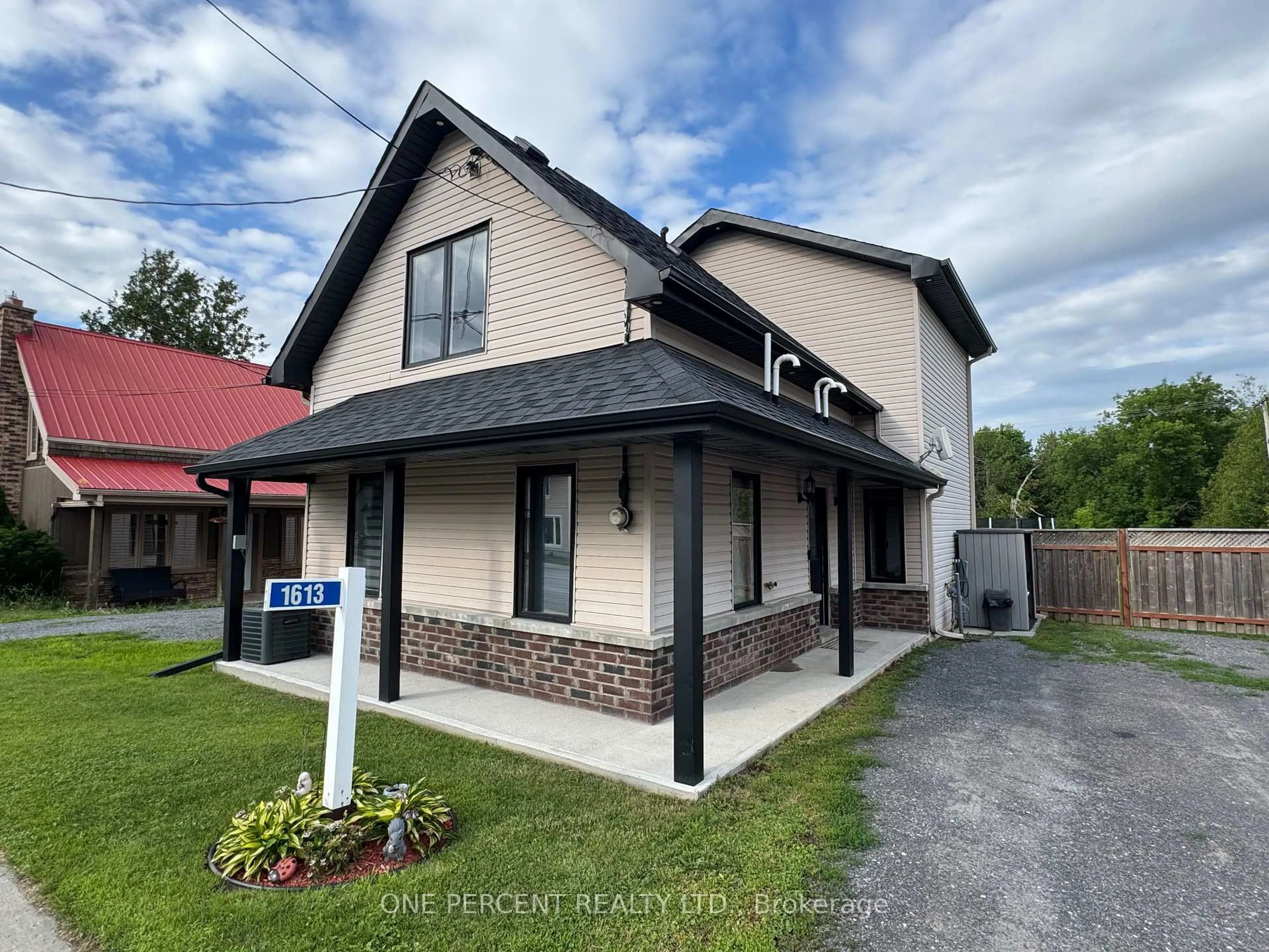 Home with brick exterior material, unknown for 1613 Landry Rd, Clarence-Rockland Ontario K0A 1N0