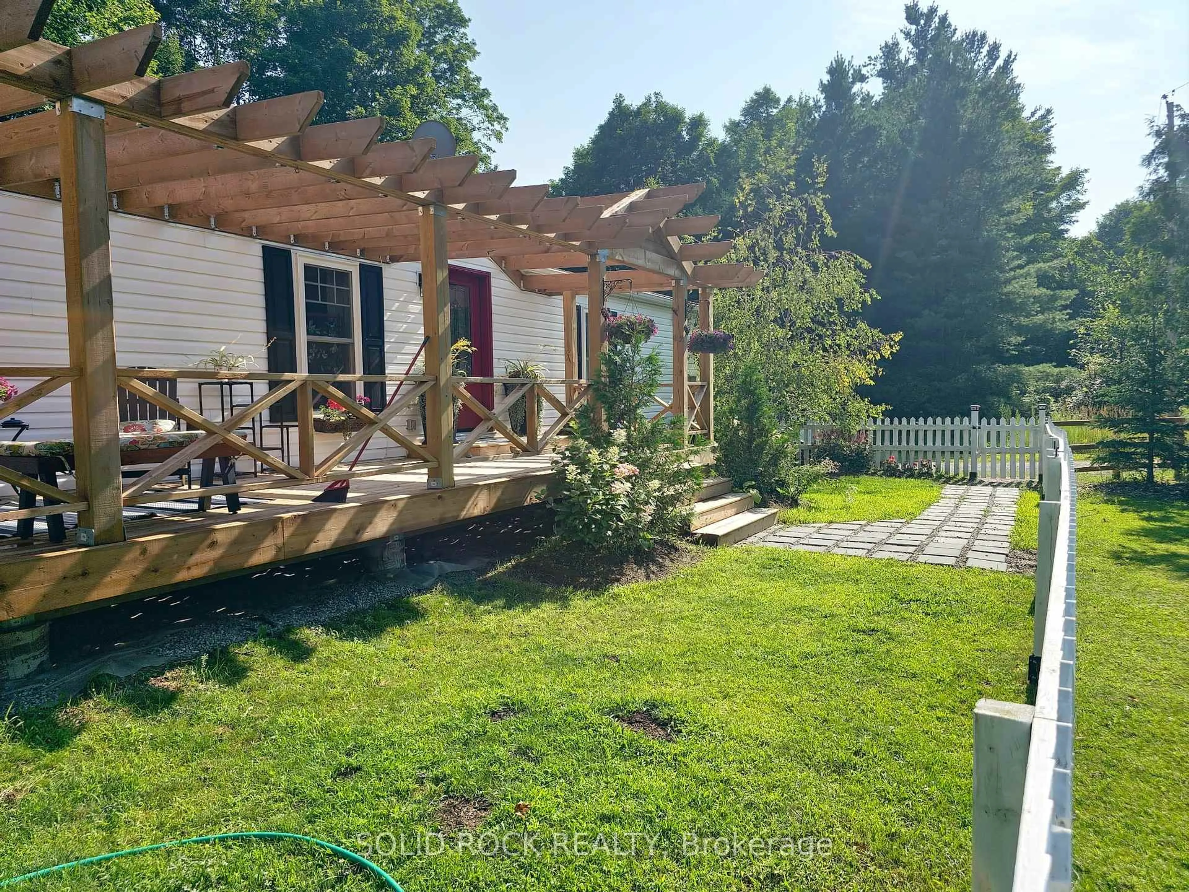 A pic from outside/outdoor area/front of a property/back of a property/a pic from drone, unknown for 1083 Upper Scotch Line, Perth Ontario K7H 3C5
