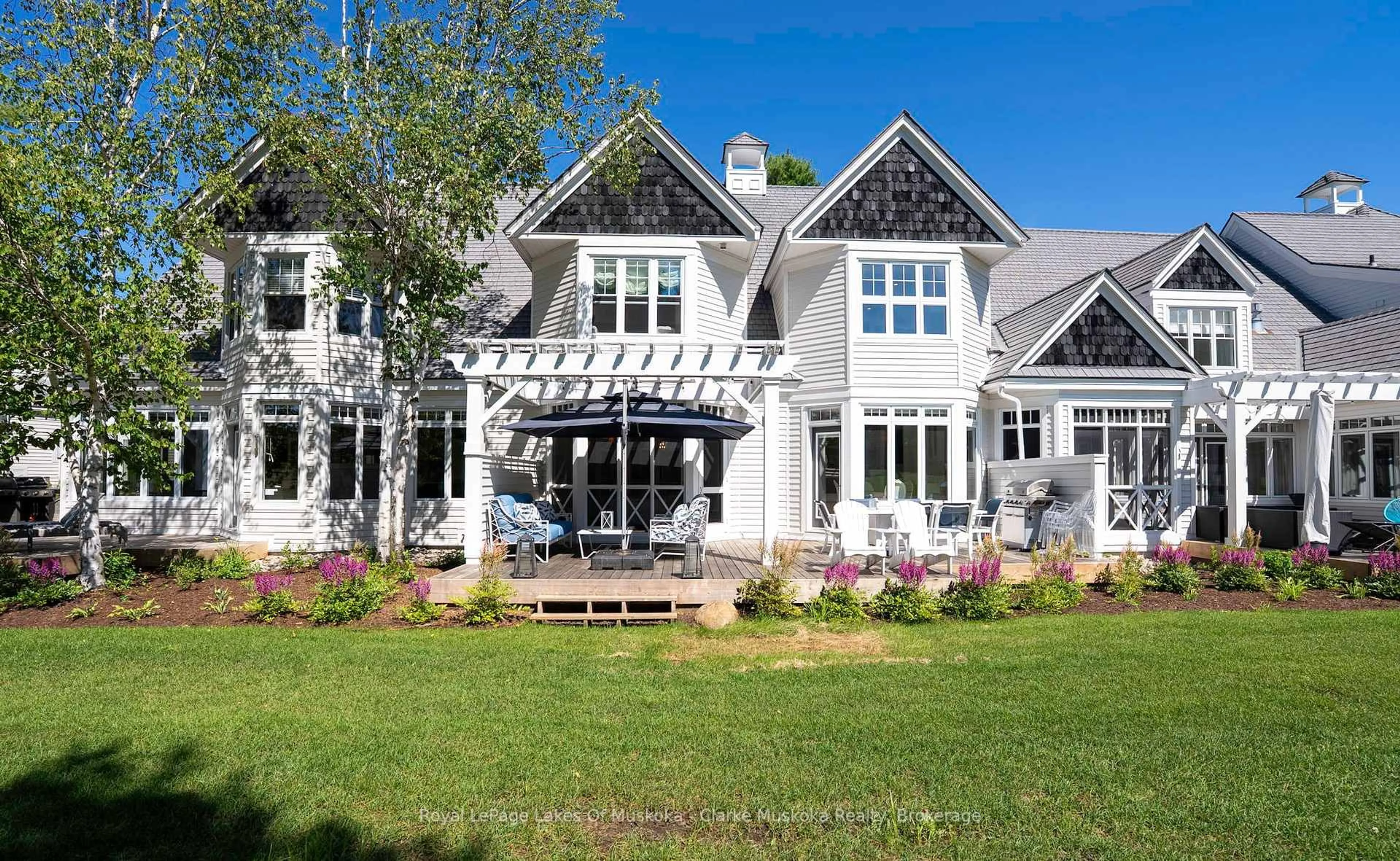 Home with vinyl exterior material, unknown for 1126 ELGIN HOUSE Rd #2, Muskoka Lakes Ontario P0B 1J0