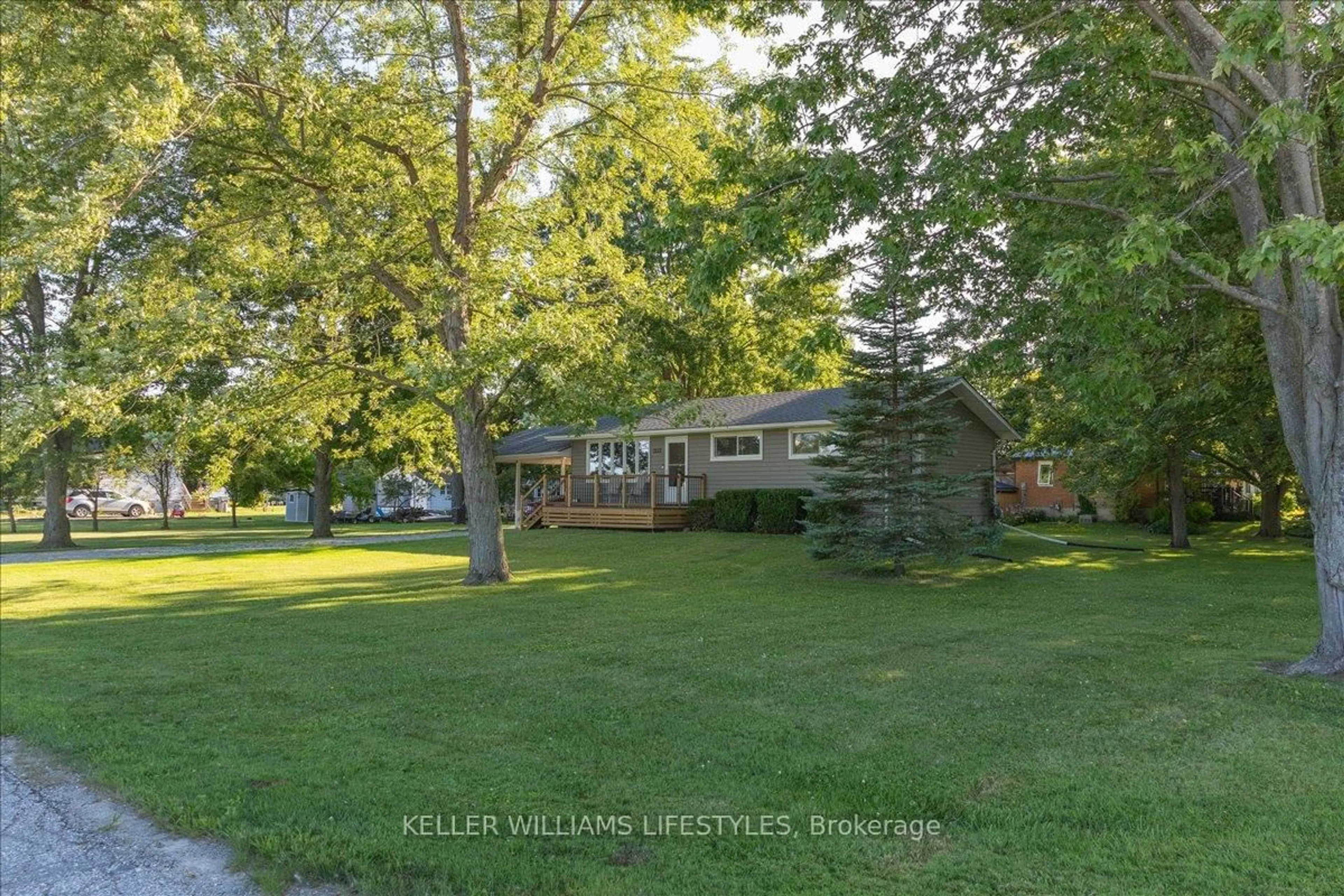 A pic from outside/outdoor area/front of a property/back of a property/a pic from drone, unknown for 2611 Gypsie Flatts Rd, Oil Springs Ontario N0N 1P0