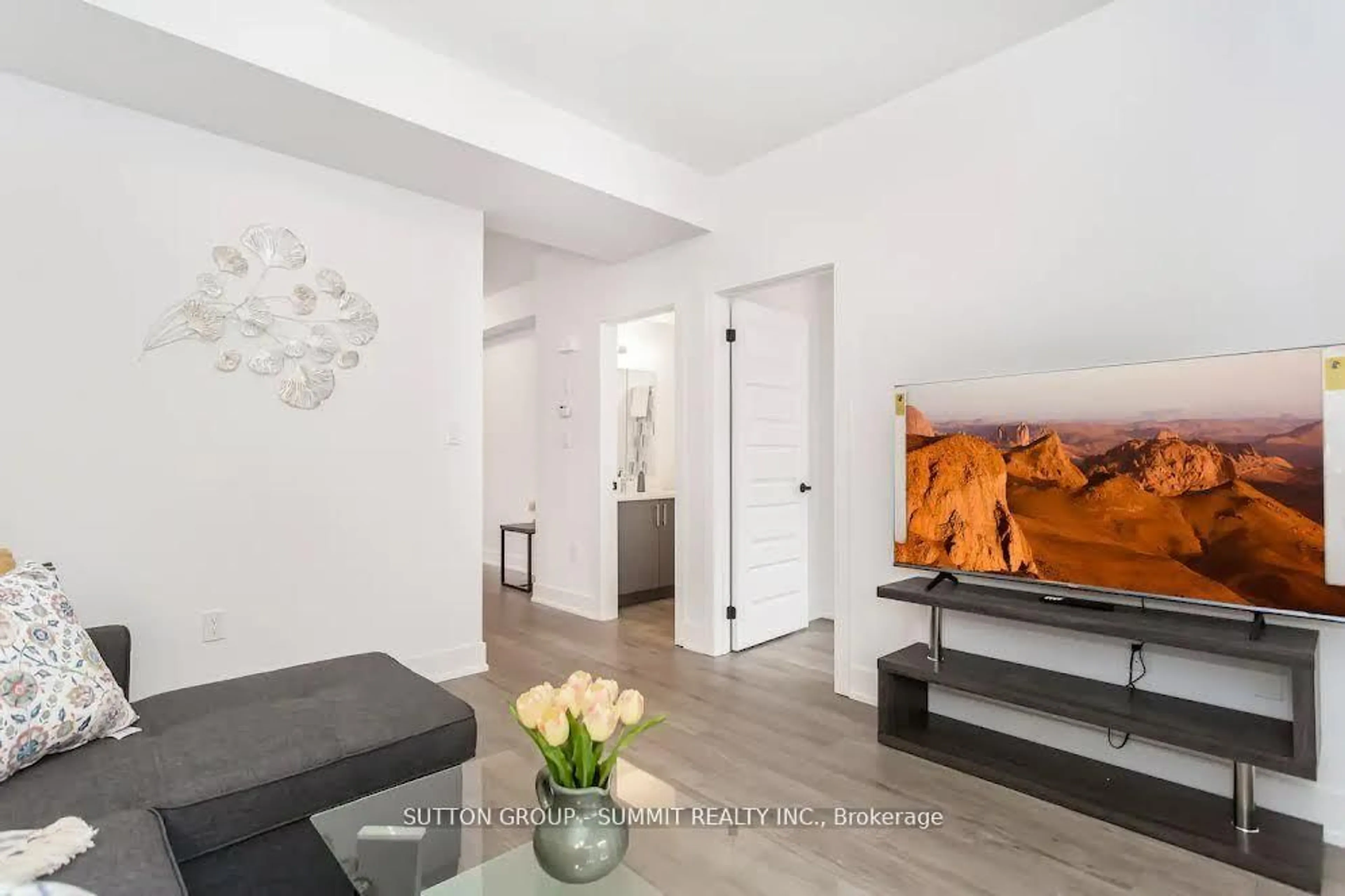 Indoor entryway for 99 Roger St #43, Waterloo Ontario N2J 1A4