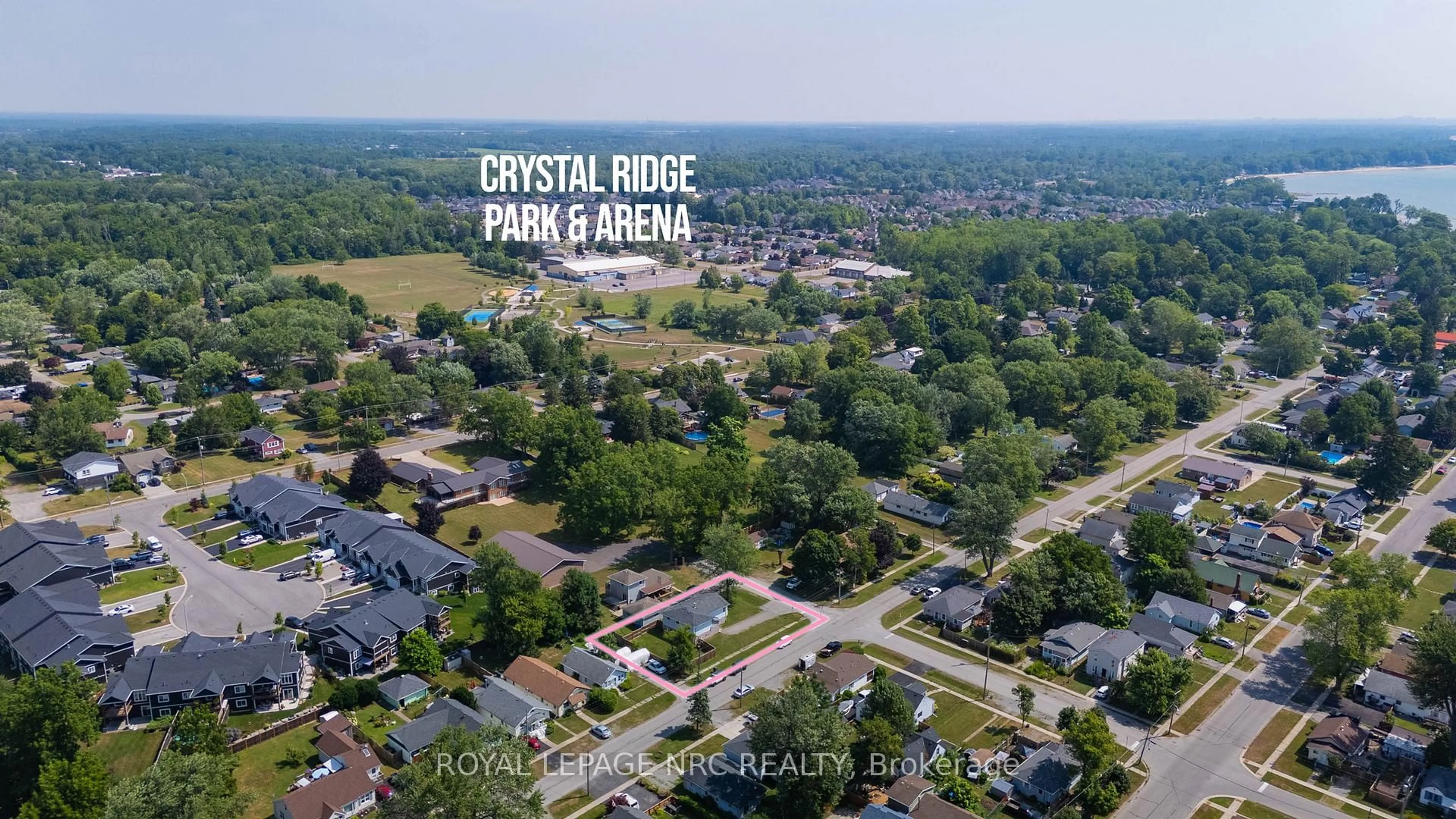 A pic from outside/outdoor area/front of a property/back of a property/a pic from drone, street for 237 Dovercourt Rd, Fort Erie Ontario L0S 1B0
