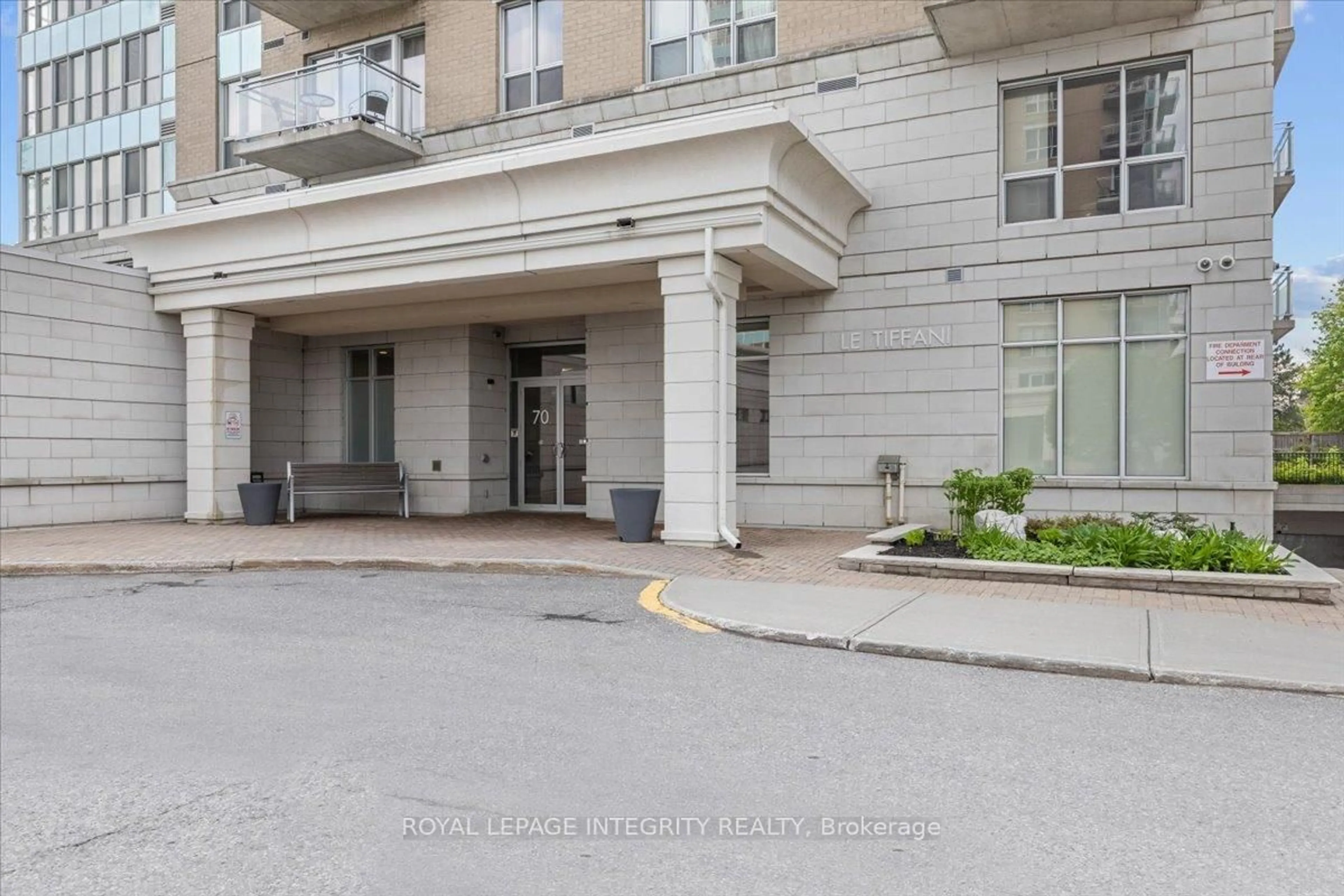 Unknown for 70 Landry St #1907, Ottawa Ontario K1L 0A8