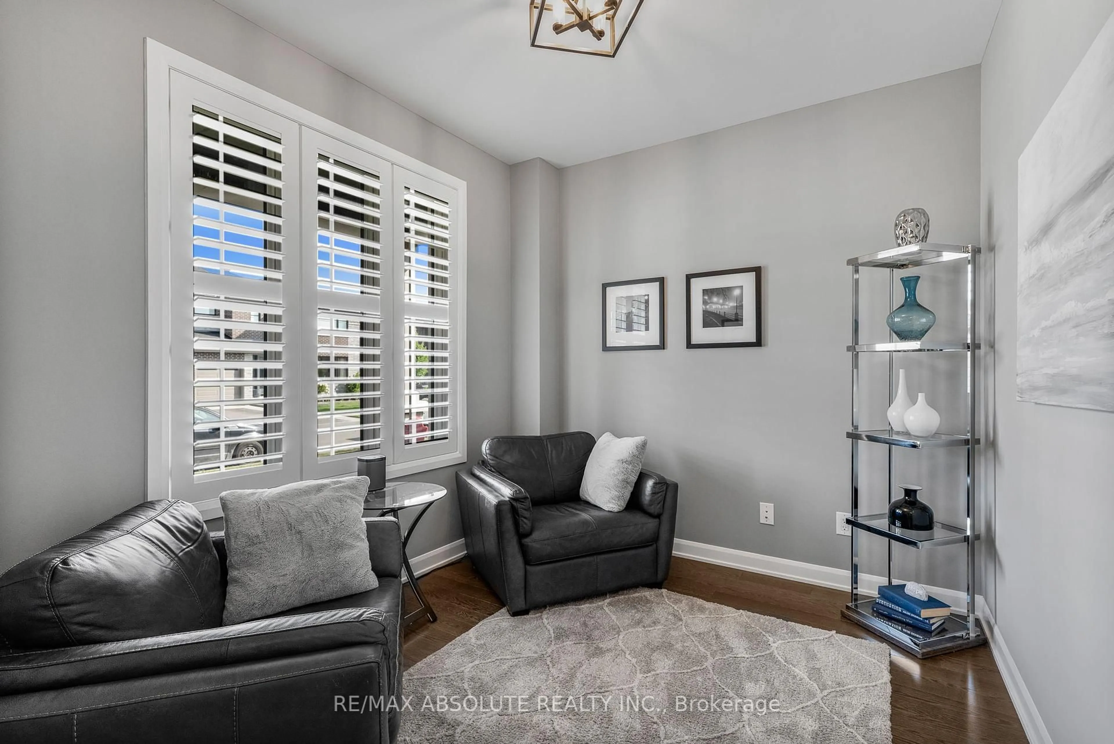 Living room with furniture, unknown for 710 Coast Circ, Manotick Ontario K4M 0N2