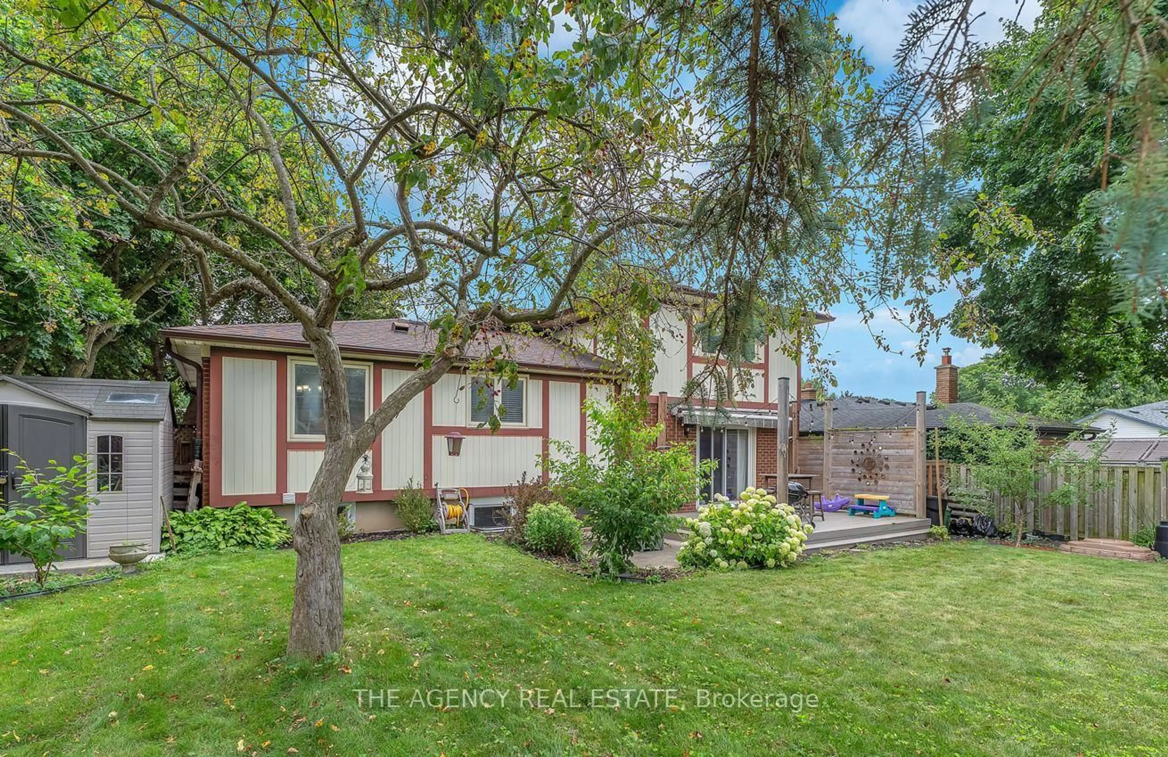Unknown for 443 Grand View Ave, London South Ontario N6K 2T4