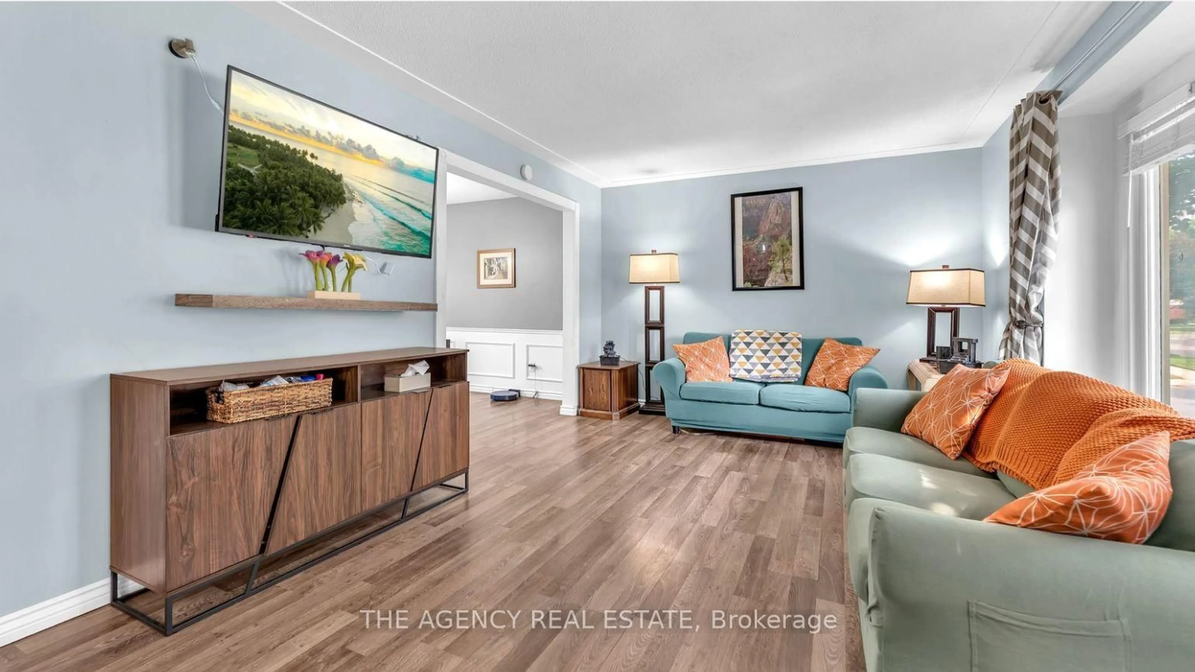 Living room with furniture, unknown for 443 Grand View Ave, London South Ontario N6K 2T4