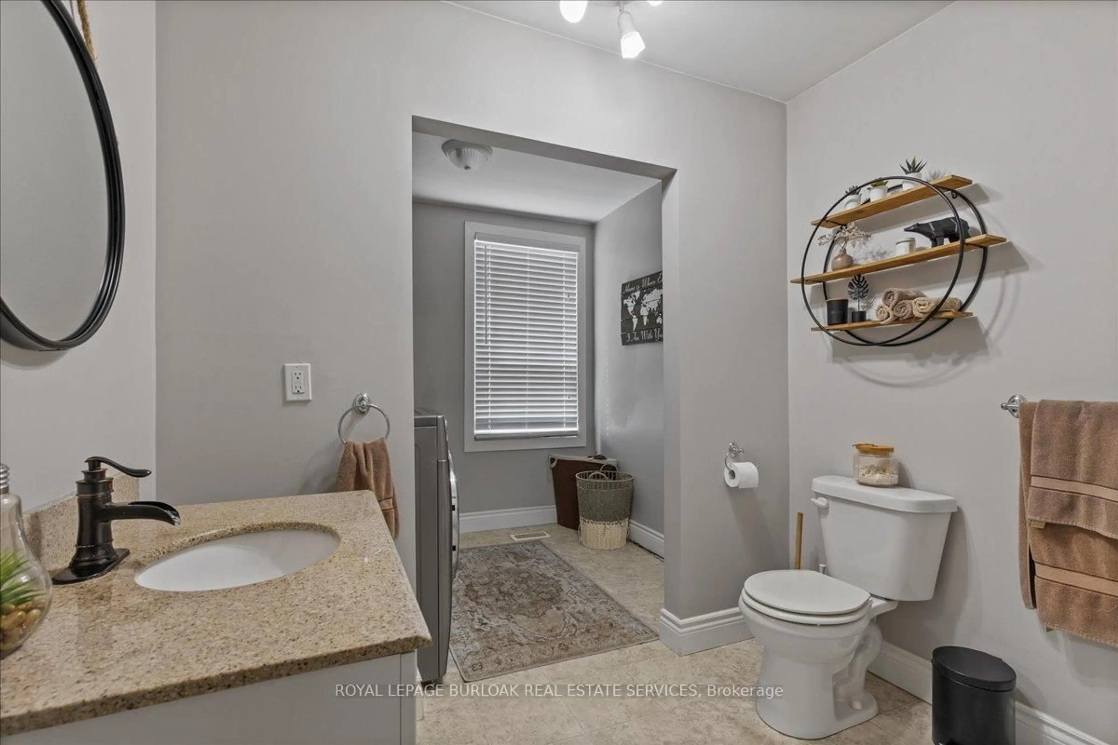Standard bathroom, ceramic/tile floor for 2 North Court St, Norwich Ontario N0J 1P0