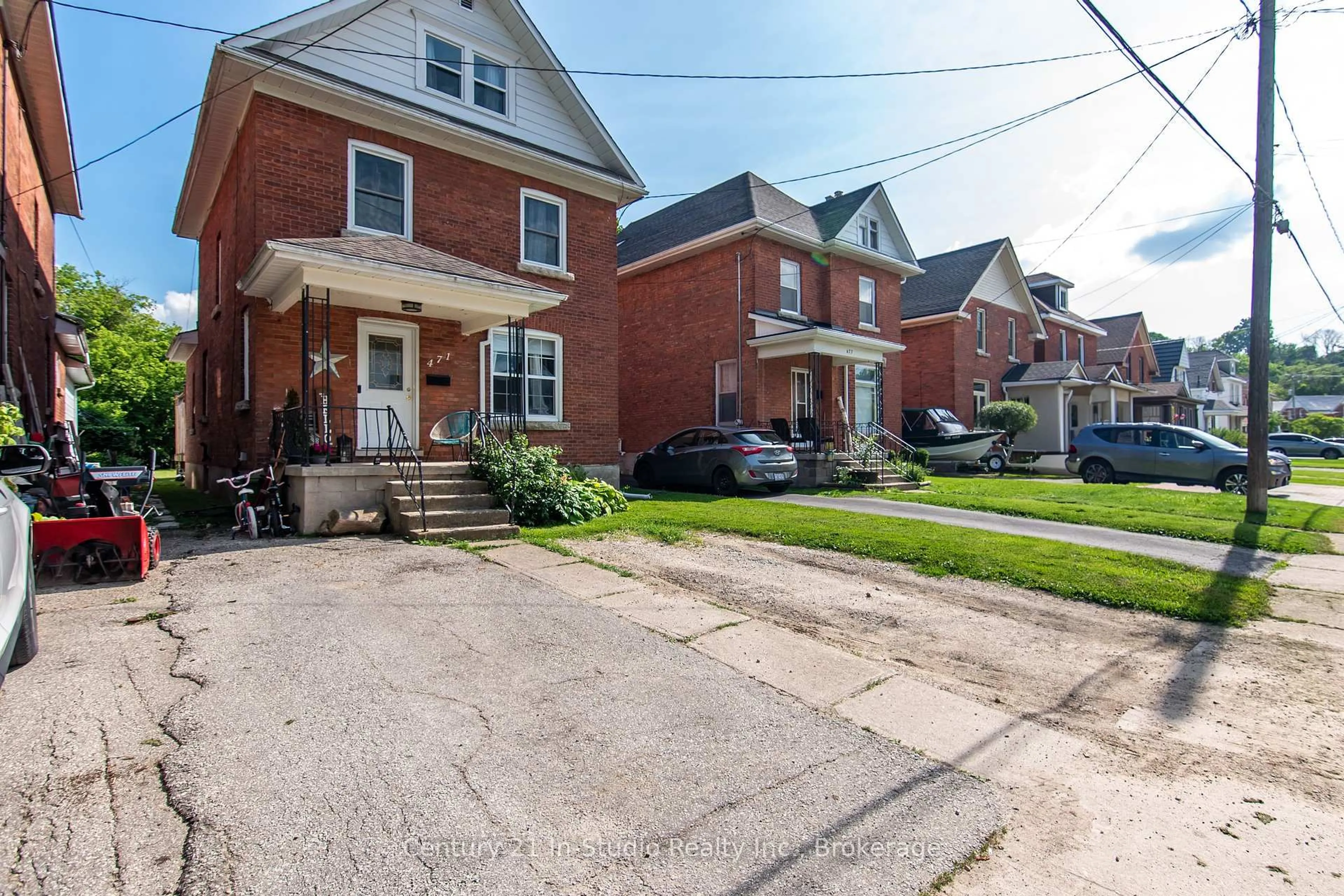Home with brick exterior material, street for 471 13th A St, Owen Sound Ontario N4K 3X3