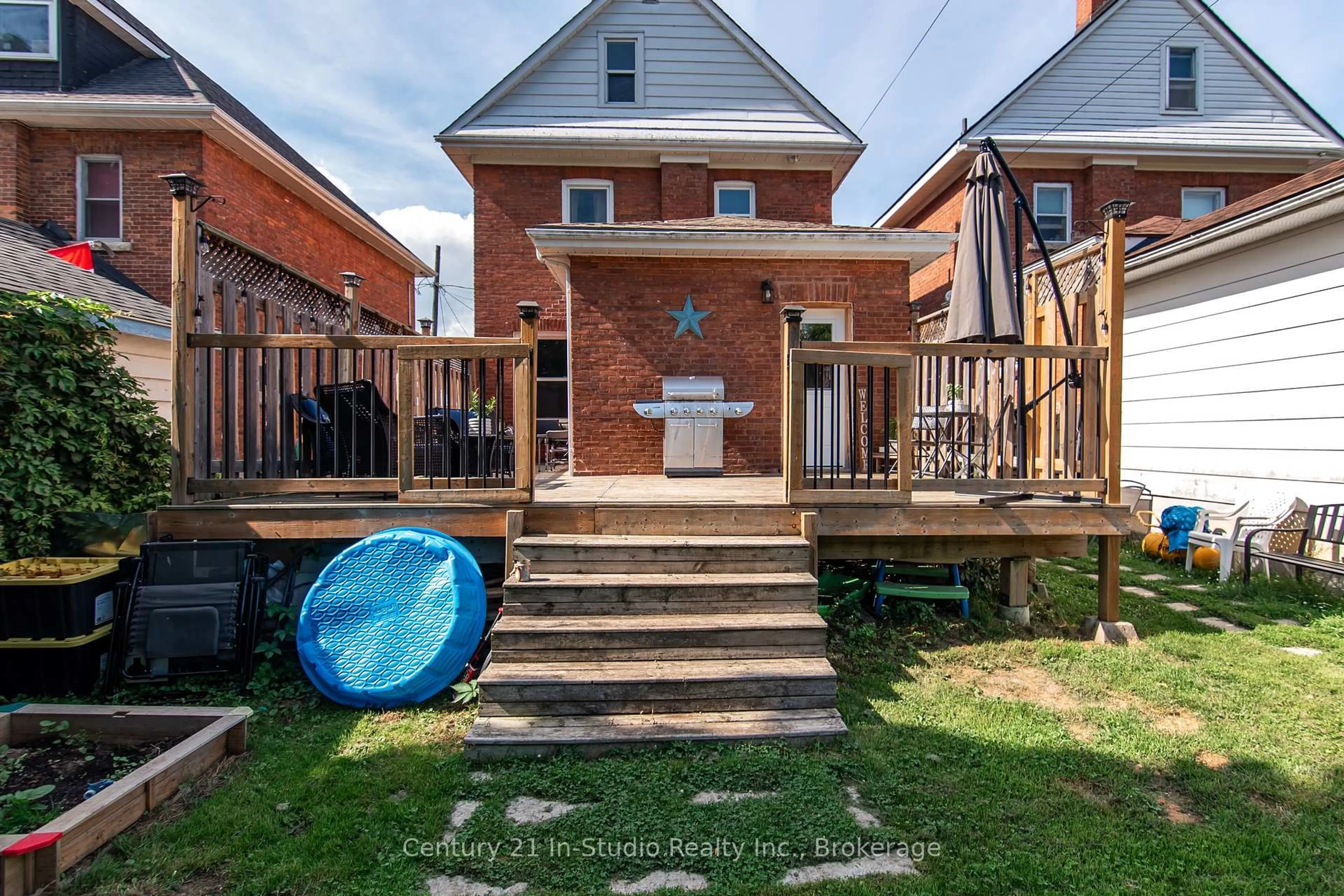 Patio, street for 471 13th A St, Owen Sound Ontario N4K 3X3