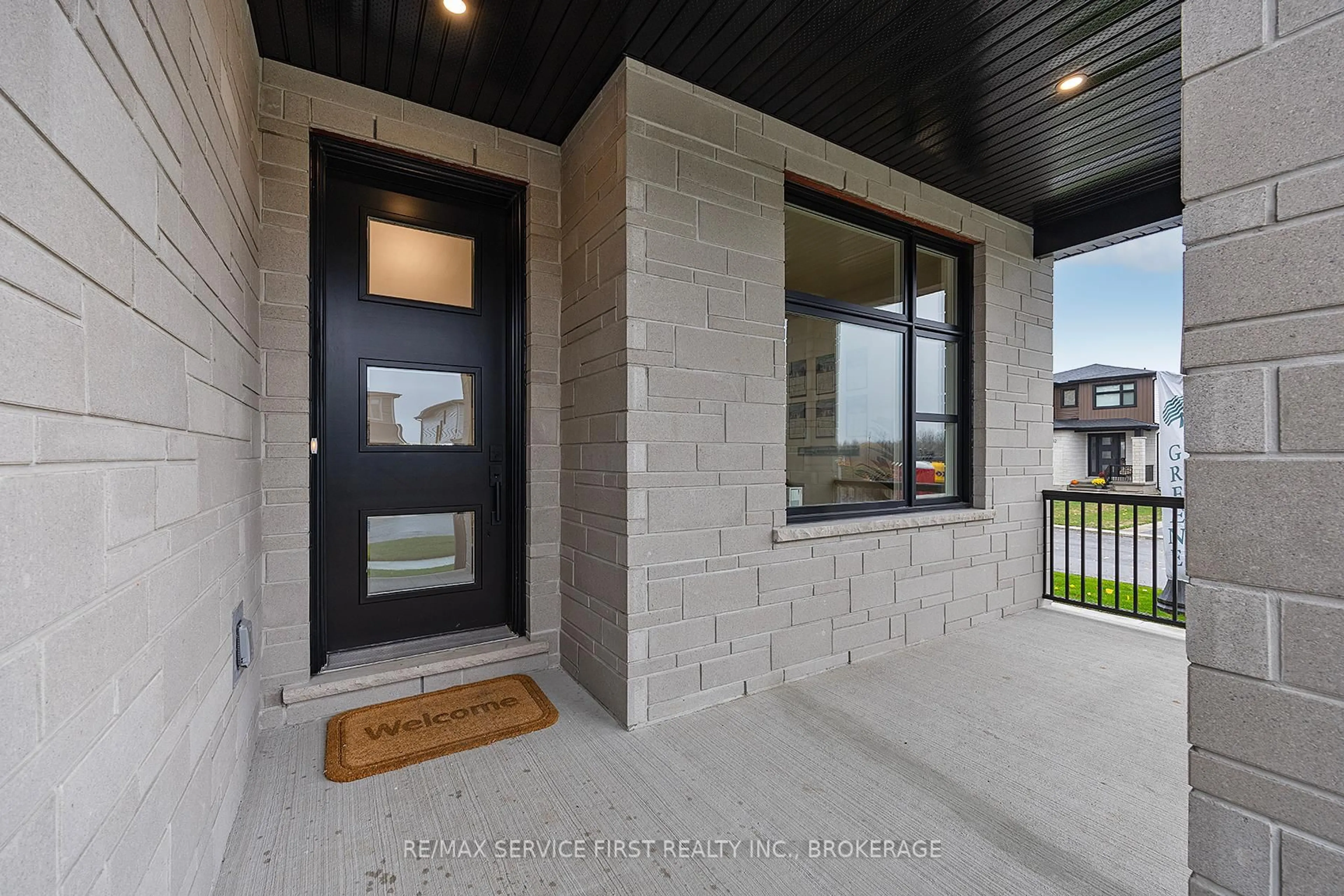 Indoor entryway for 1366 Woodfield Cres, Kingston Ontario K7P 0T3