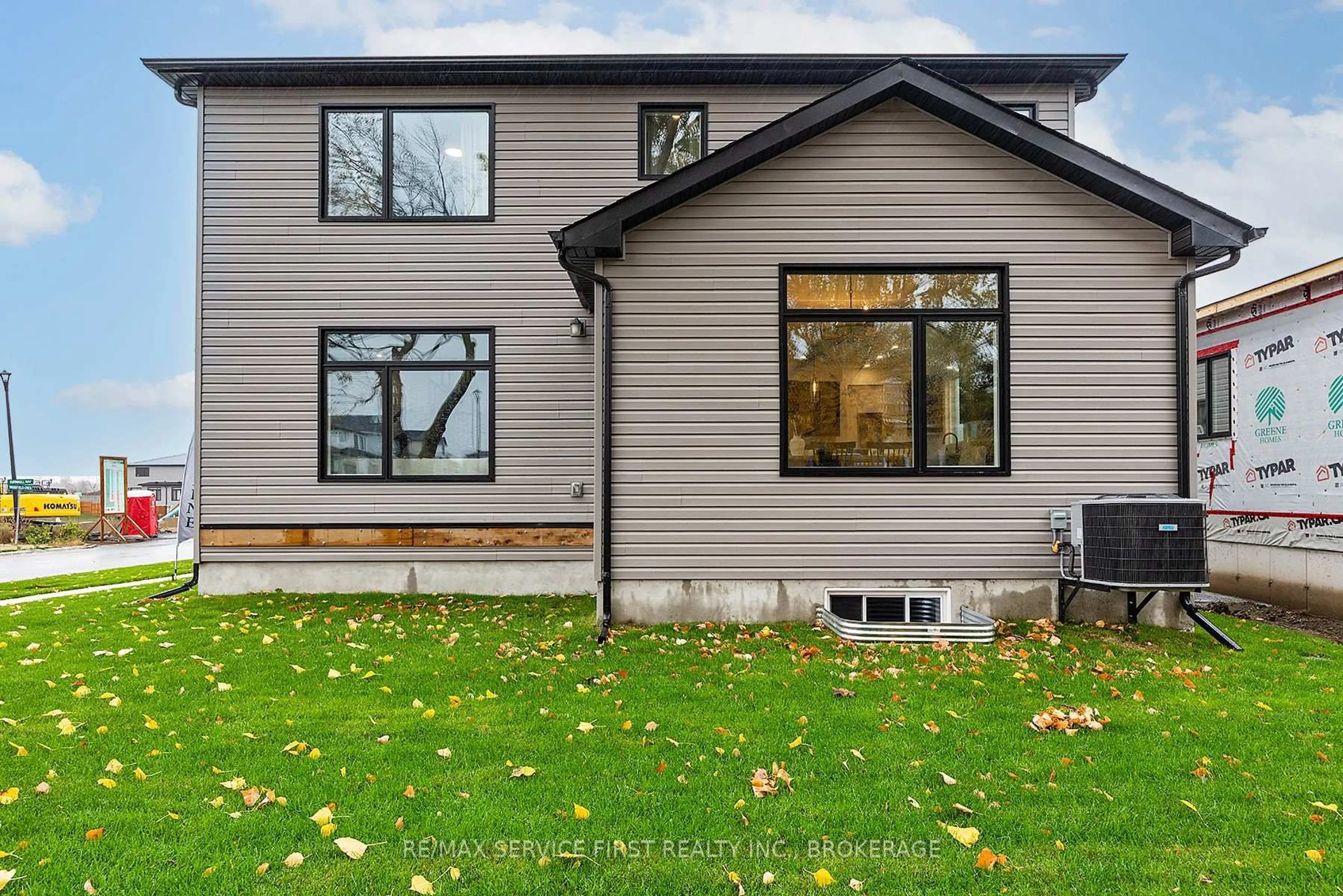 Home with vinyl exterior material, unknown for 1366 Woodfield Cres, Kingston Ontario K7P 0T3