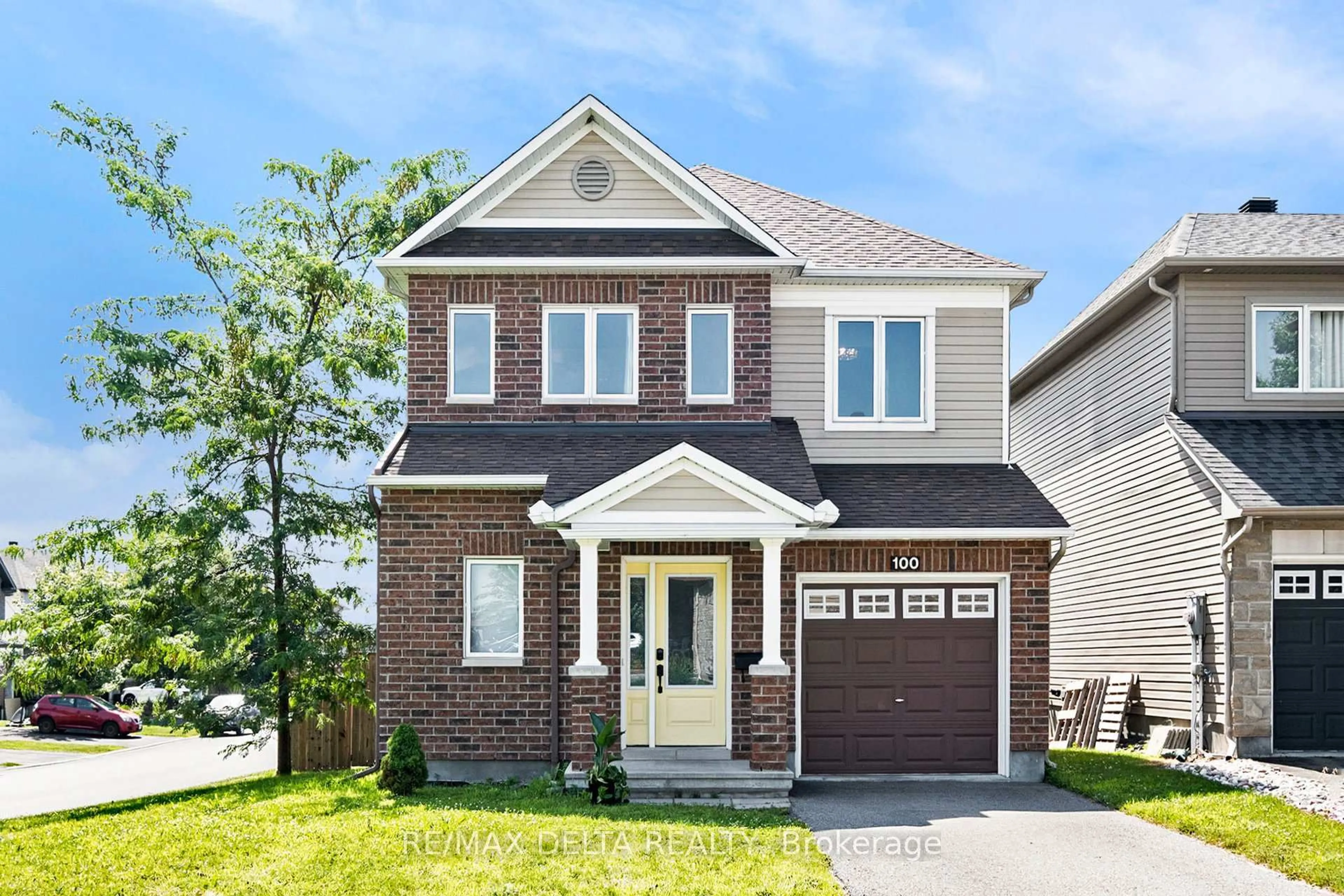 Home with brick exterior material, street for 100 Onyx Cres, Clarence-Rockland Ontario K4K 0H4