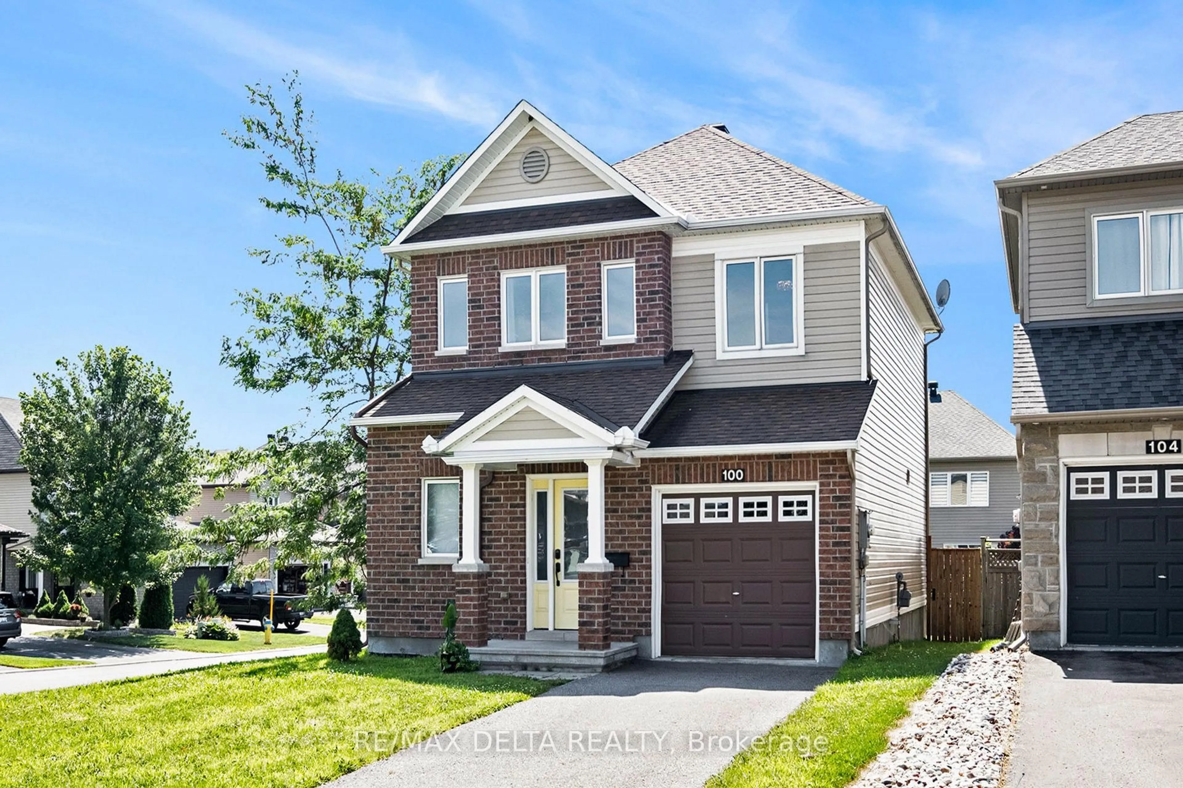 Home with brick exterior material, street for 100 Onyx Cres, Clarence-Rockland Ontario K4K 0H4