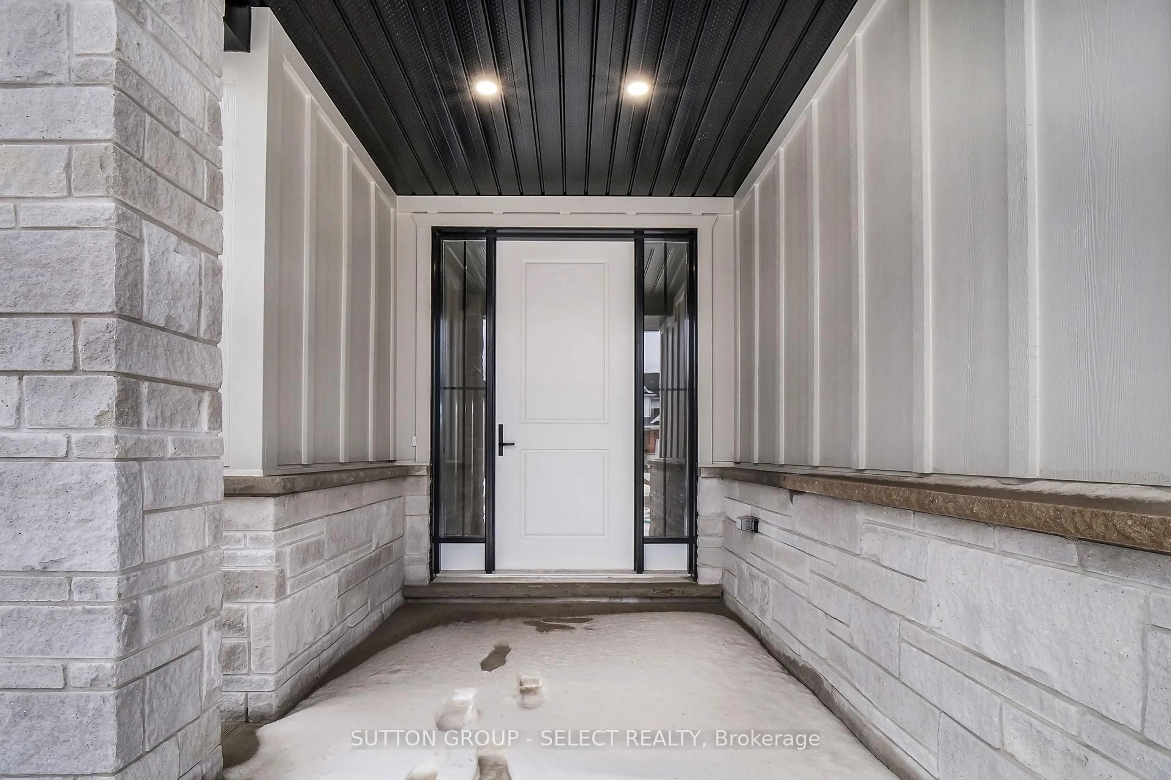 Indoor entryway for 67 Royal Acre, Southwold Ontario N5P 3T2