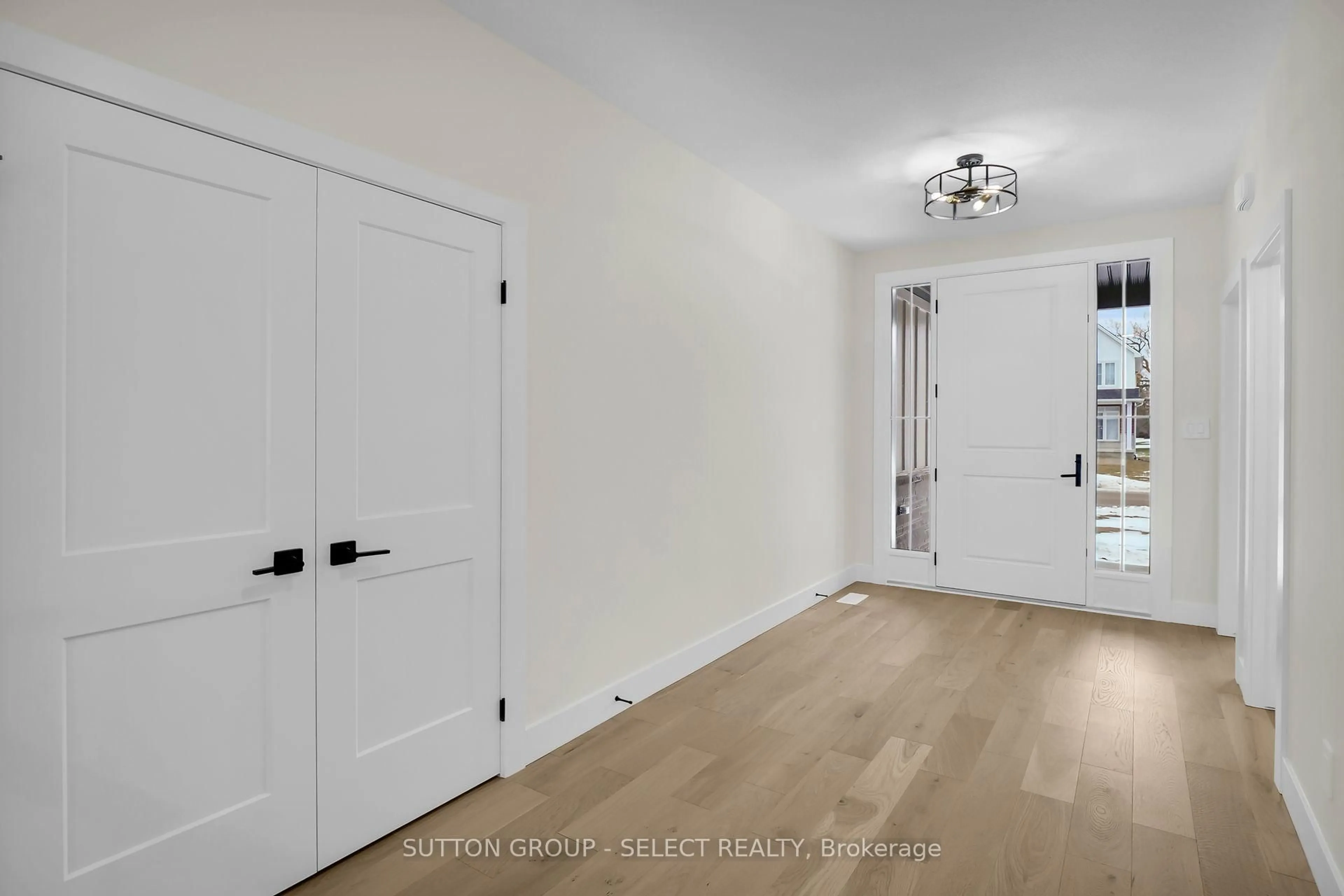 Indoor entryway for 67 Royal Acre, Southwold Ontario N5P 3T2
