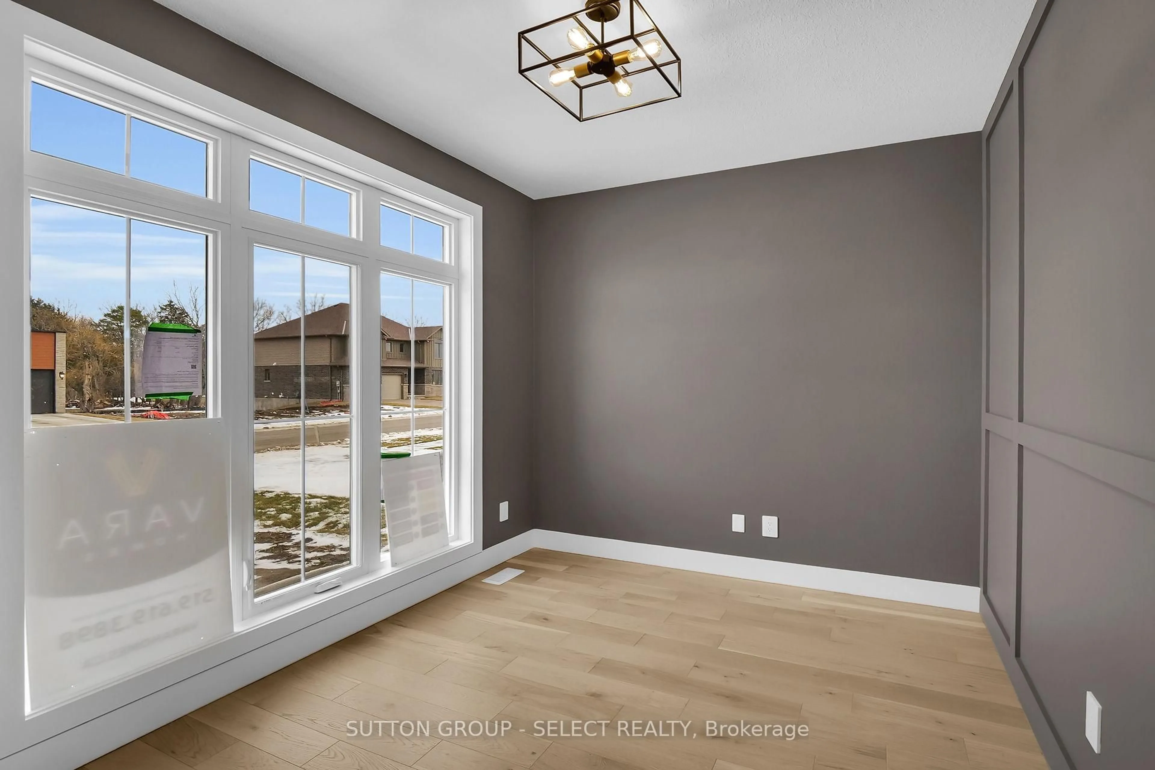 A pic of a room for 67 Royal Acre, Southwold Ontario N5P 3T2