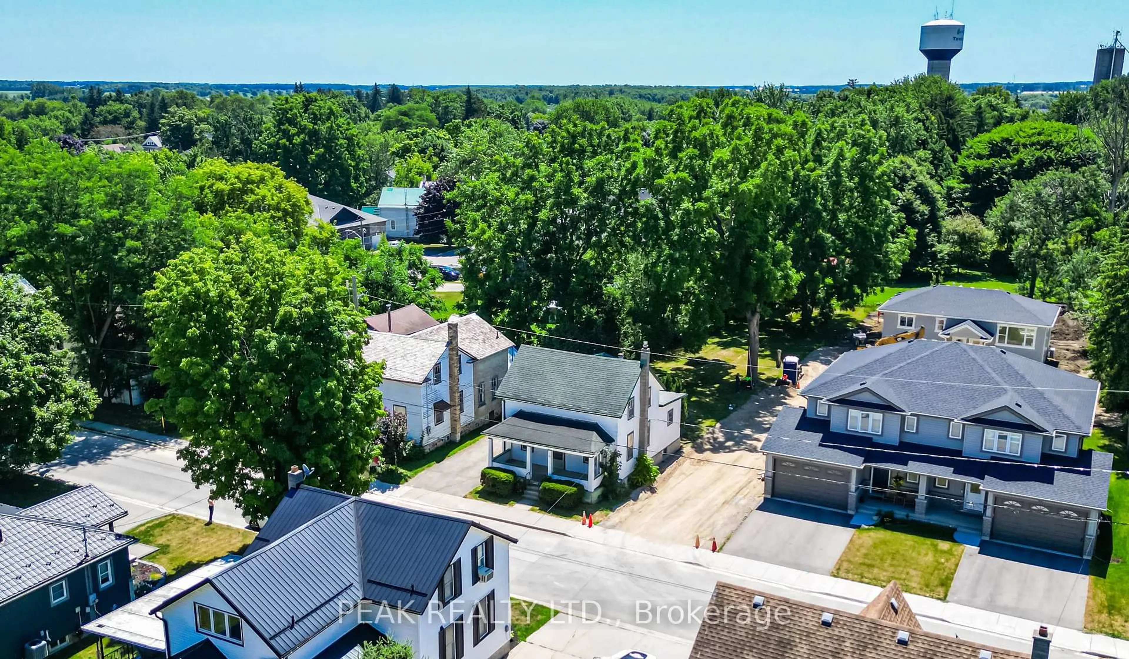 A pic from outside/outdoor area/front of a property/back of a property/a pic from drone, unknown for 40 JACOB St, East Zorra-Tavistock Ontario N0B 2R0