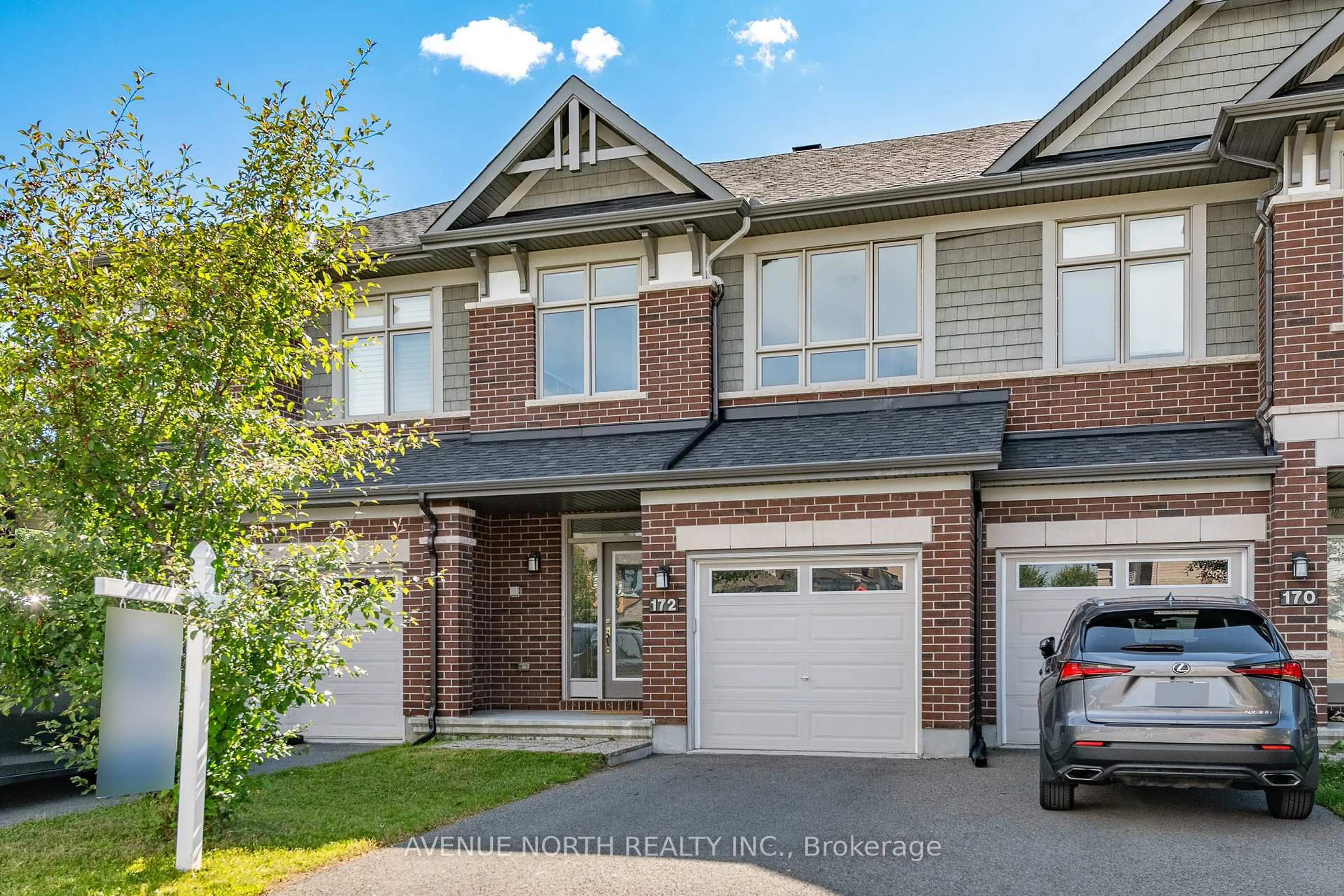 Home with brick exterior material, street for 172 Larimar Circ, Ottawa Ontario K1X 0B6