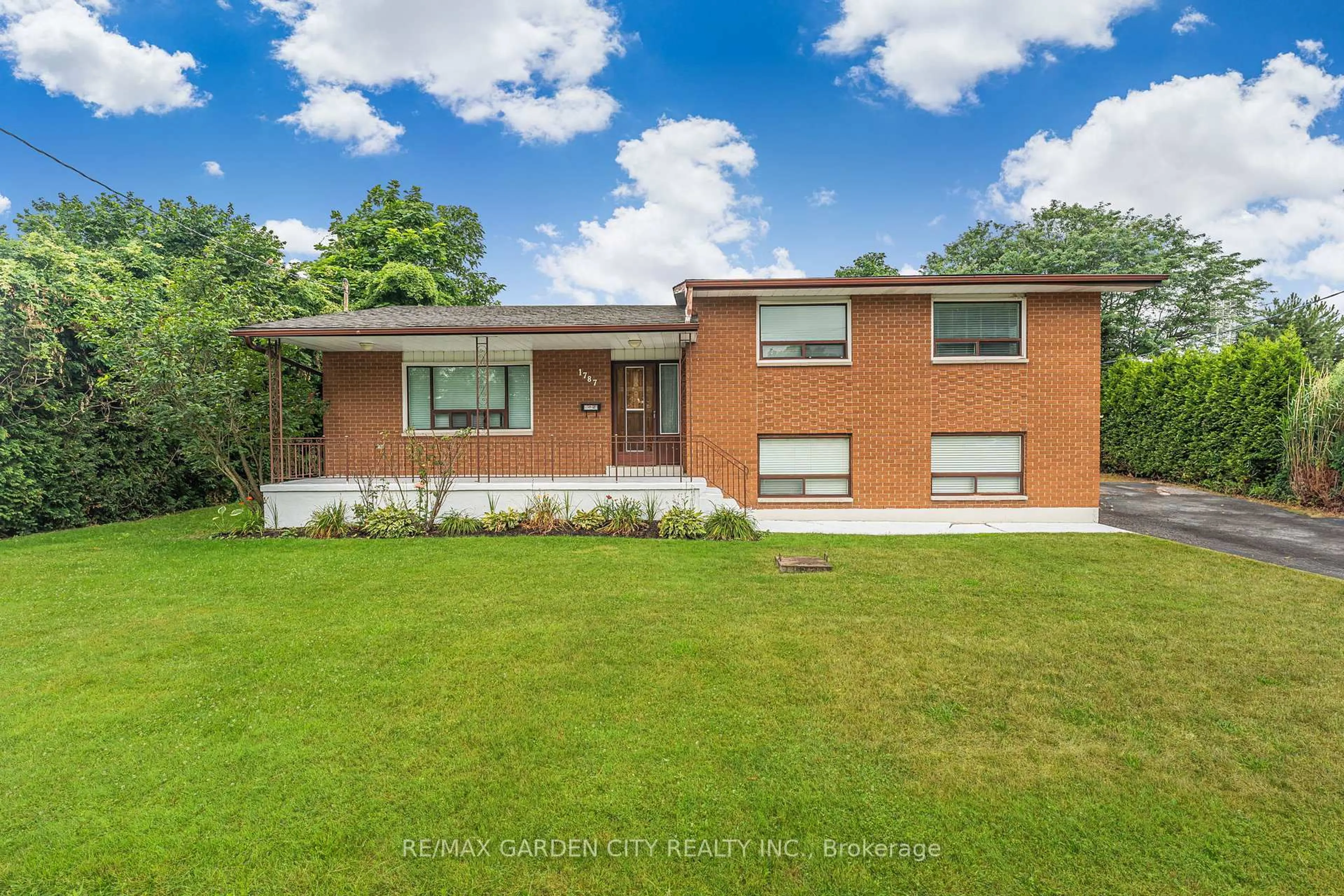 Home with brick exterior material, street for 1787 Third St, St. Catharines Ontario L2R 6P9