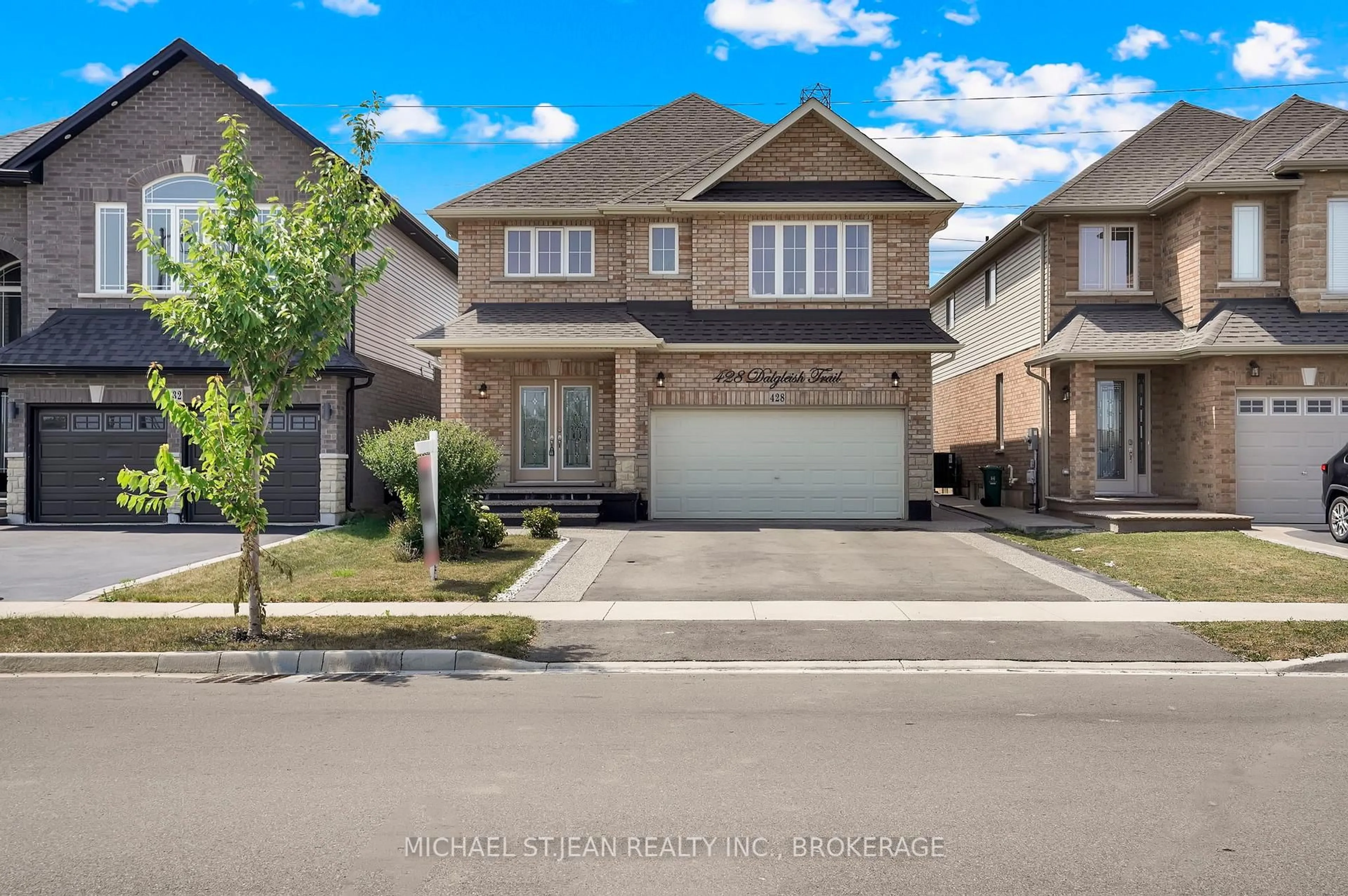A pic from outside/outdoor area/front of a property/back of a property/a pic from drone, street for 428 Dalgleish Tr, Hamilton Ontario L0R 1P0