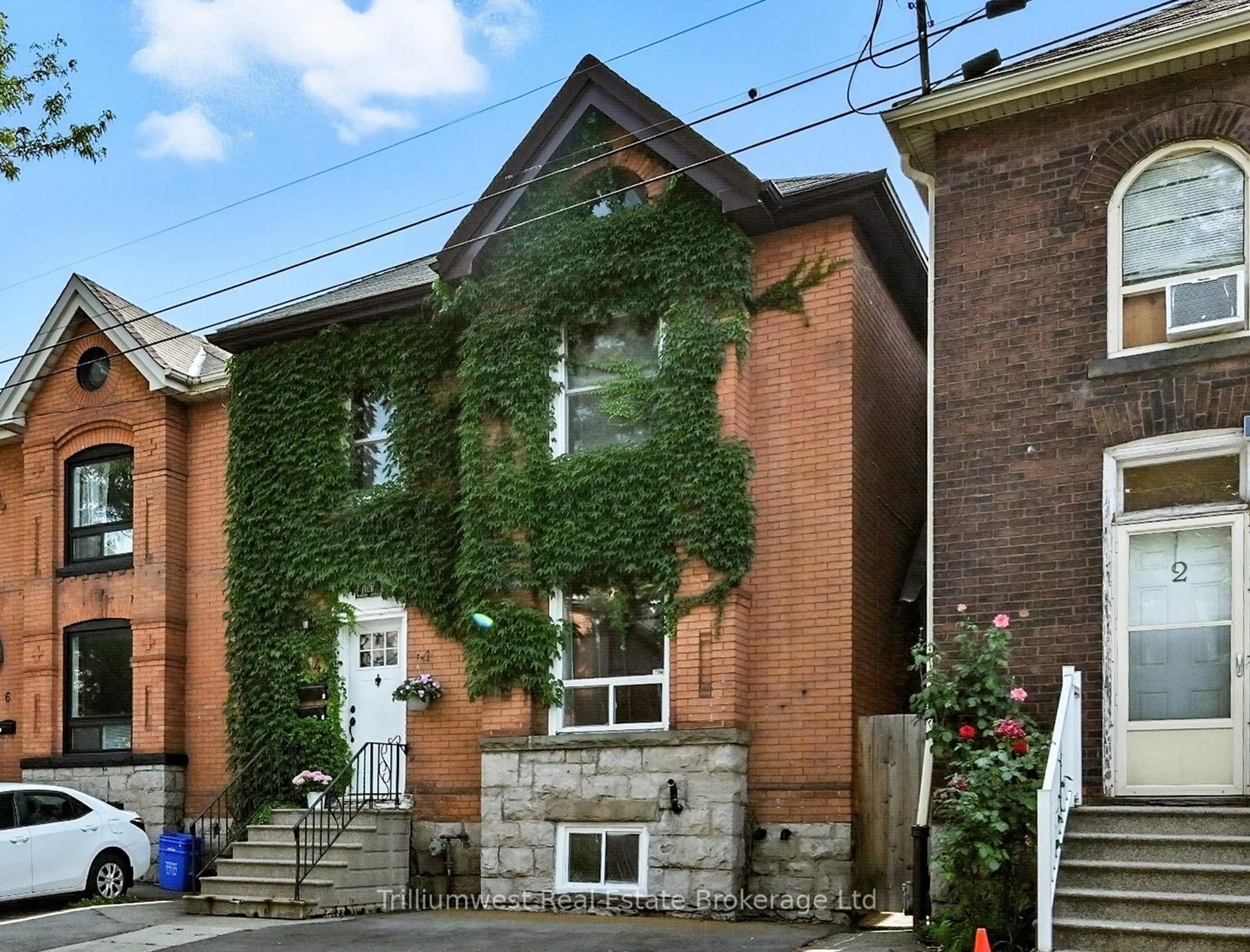 Home with brick exterior material, street for 4 Madison Ave, Hamilton Ontario L8L 5Y3
