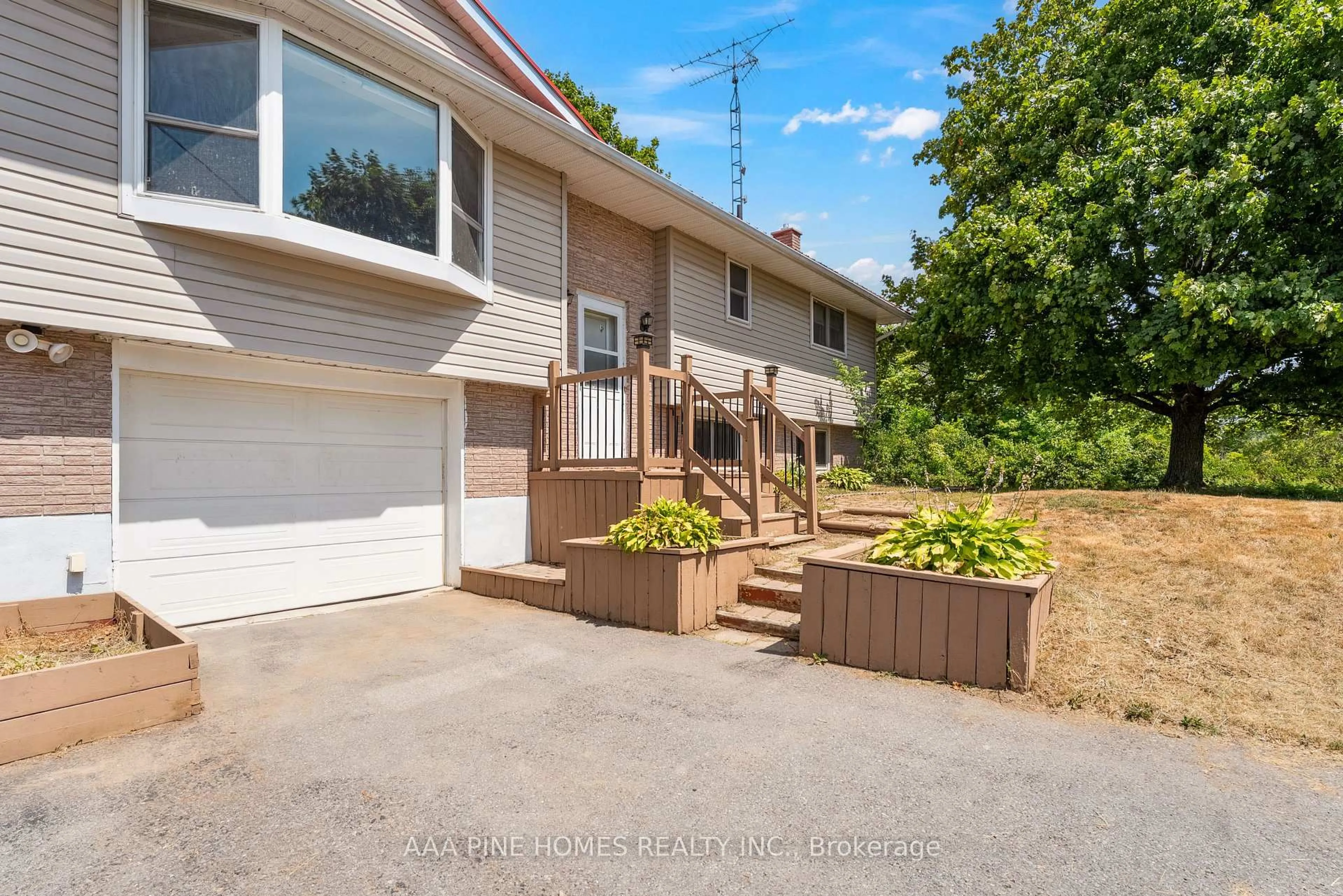 A pic from outside/outdoor area/front of a property/back of a property/a pic from drone, street for 3952 Shannonville Rd, Belleville Ontario K0K 2Y0