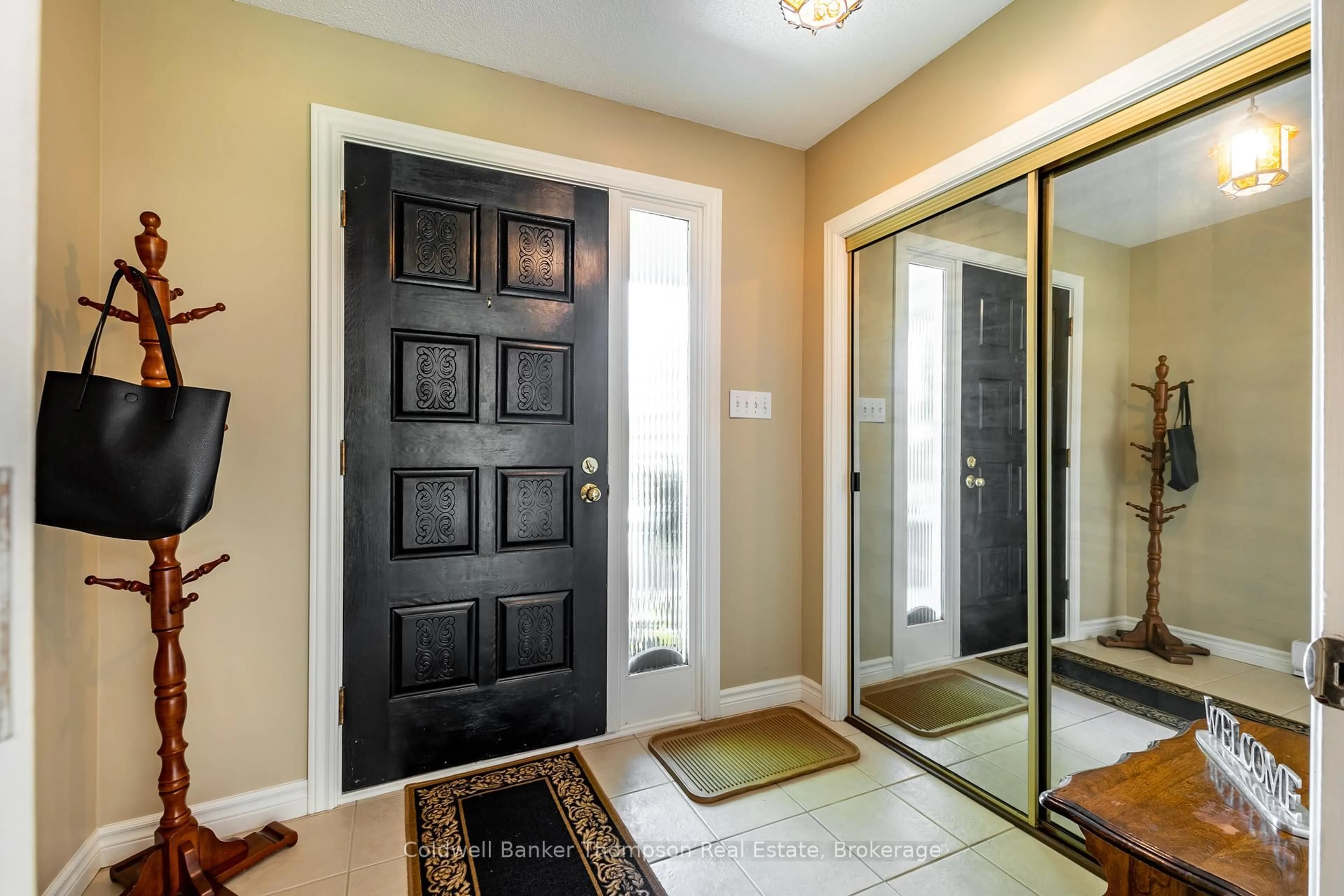Indoor entryway for 65 Brunel Rd, Huntsville Ontario P1H 1P5