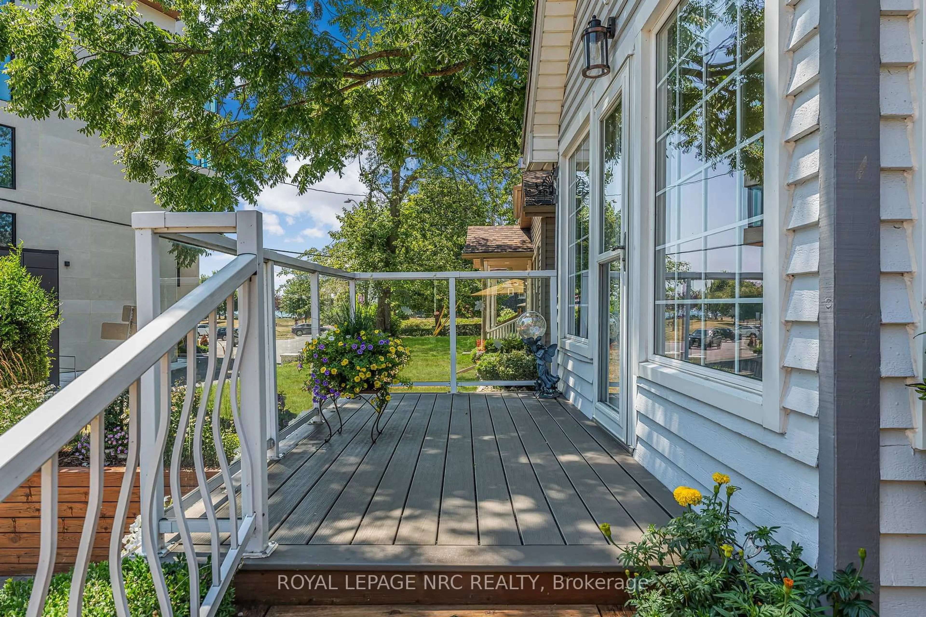 Patio, water/lake/river/ocean view for 3816 TERRACE Lane, Fort Erie Ontario L0S 1B0