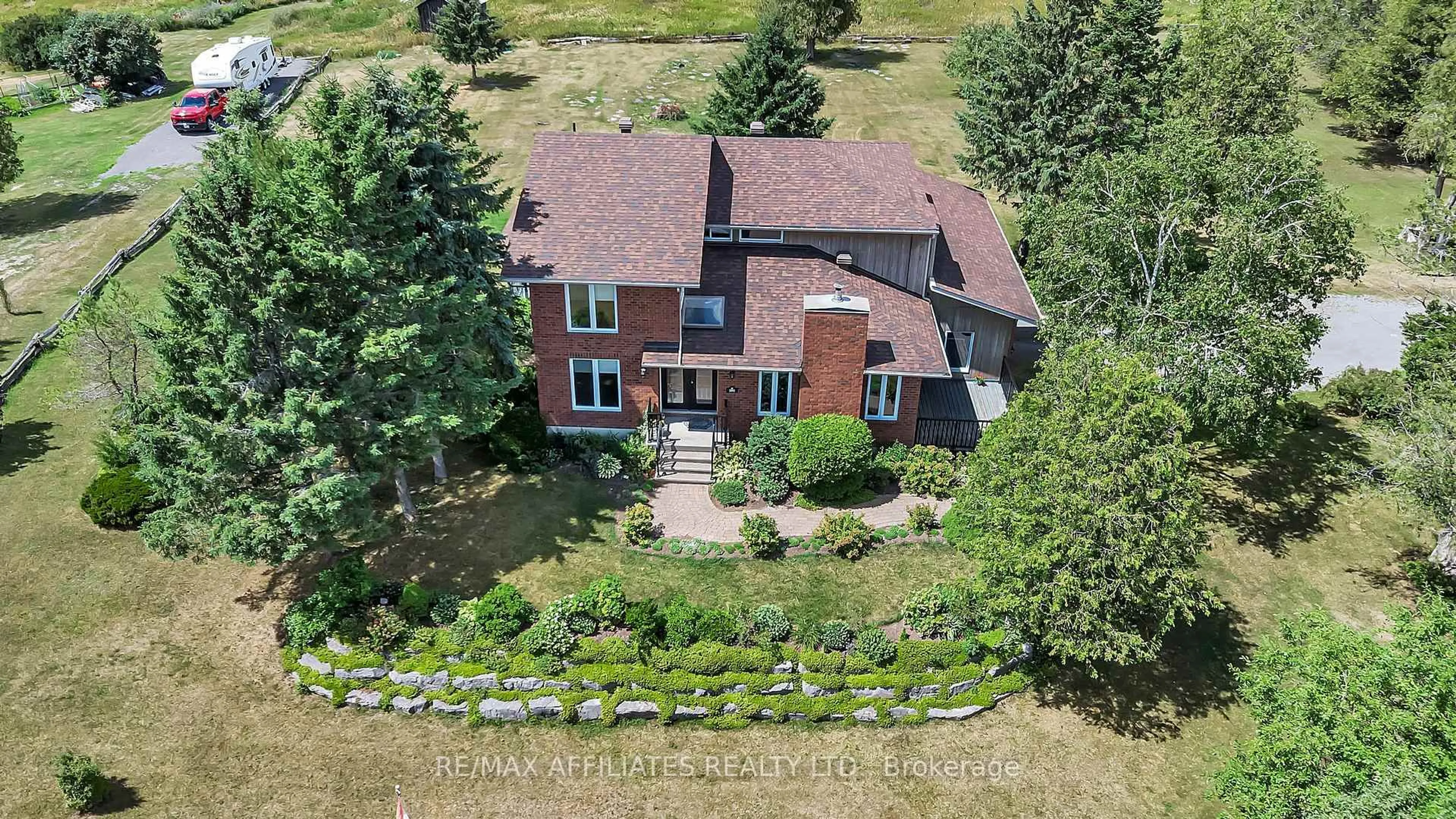 A pic from outside/outdoor area/front of a property/back of a property/a pic from drone, building for 101 Carterfarm Cres, Carp Ontario K0A 1L0