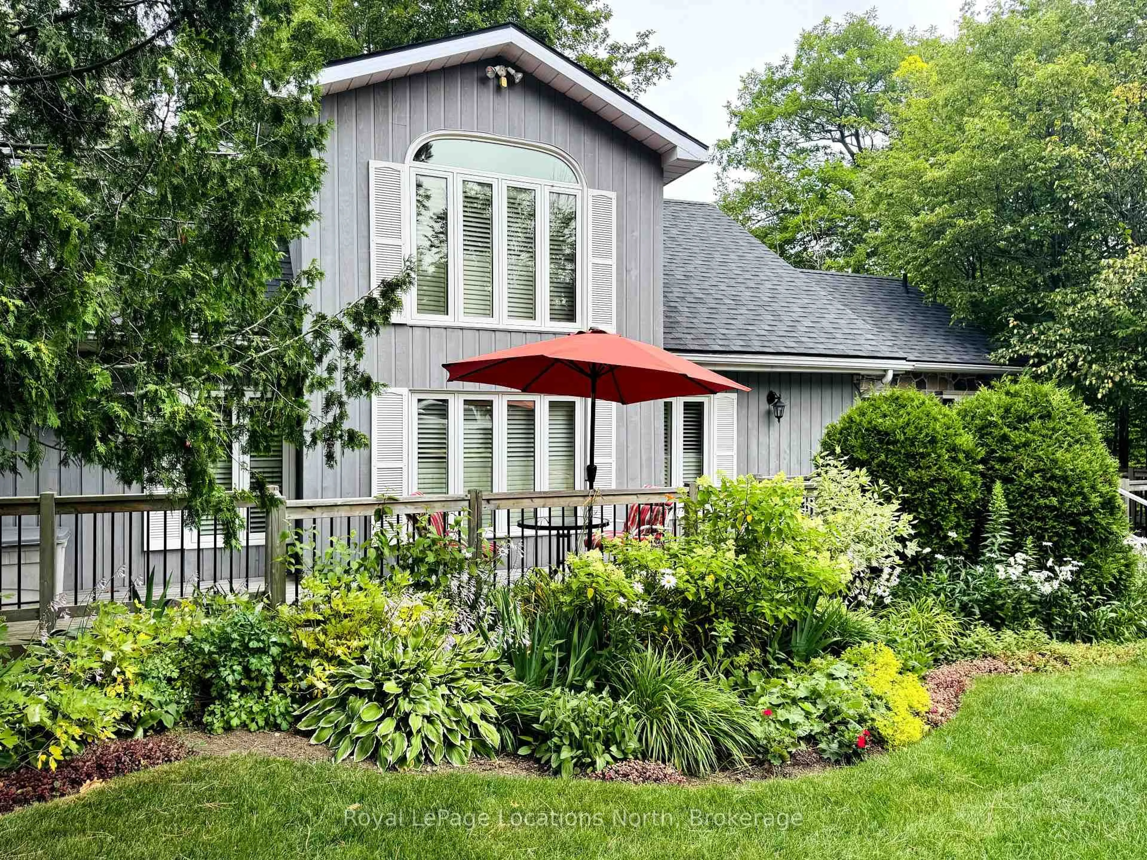 Home with vinyl exterior material, street for 192 Hidden Lake Rd, Blue Mountains Ontario L9Y 0T6