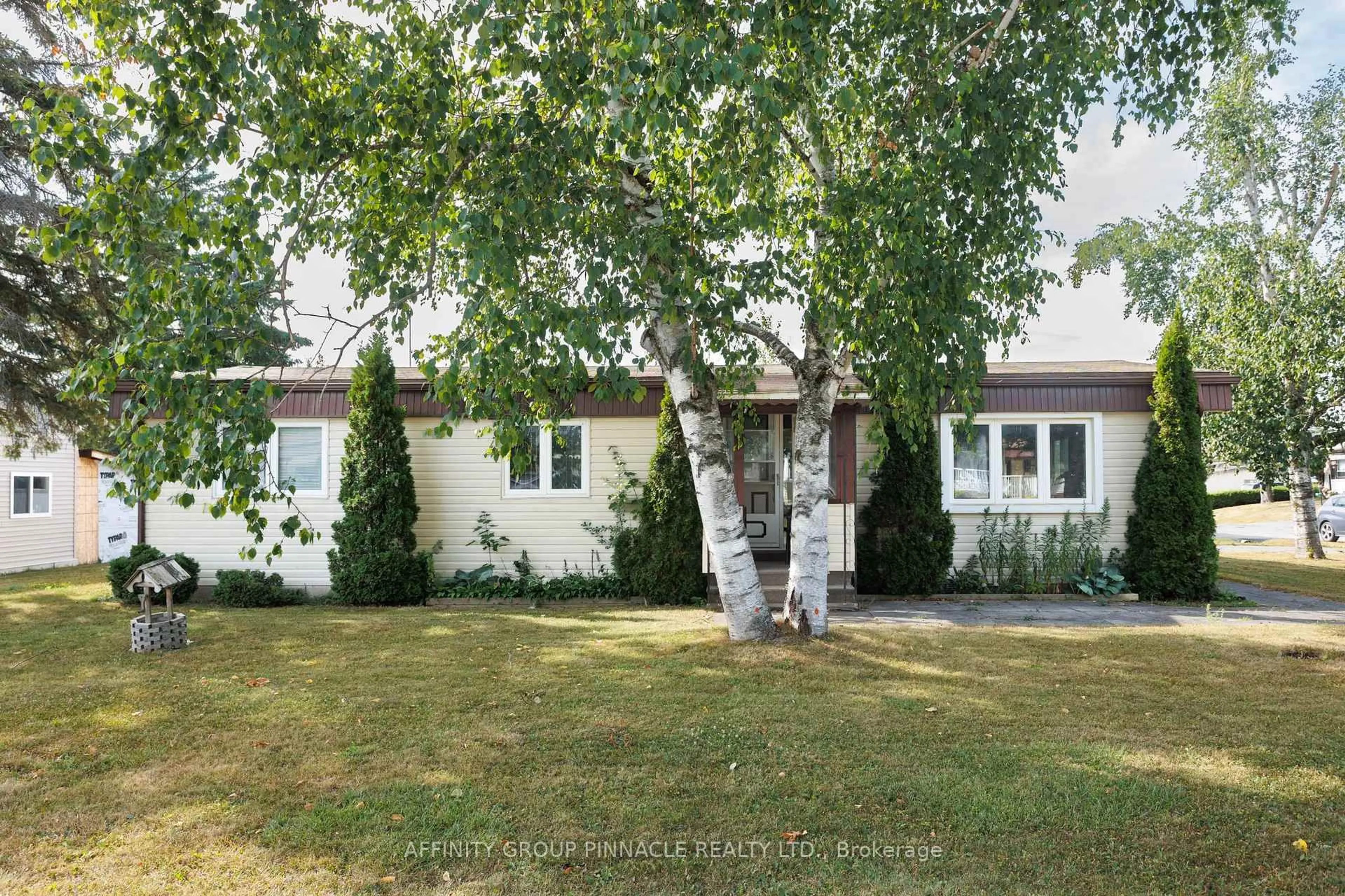 A pic from outside/outdoor area/front of a property/back of a property/a pic from drone, street for 15 Circle Dr, Kawartha Lakes Ontario K9V 0H7