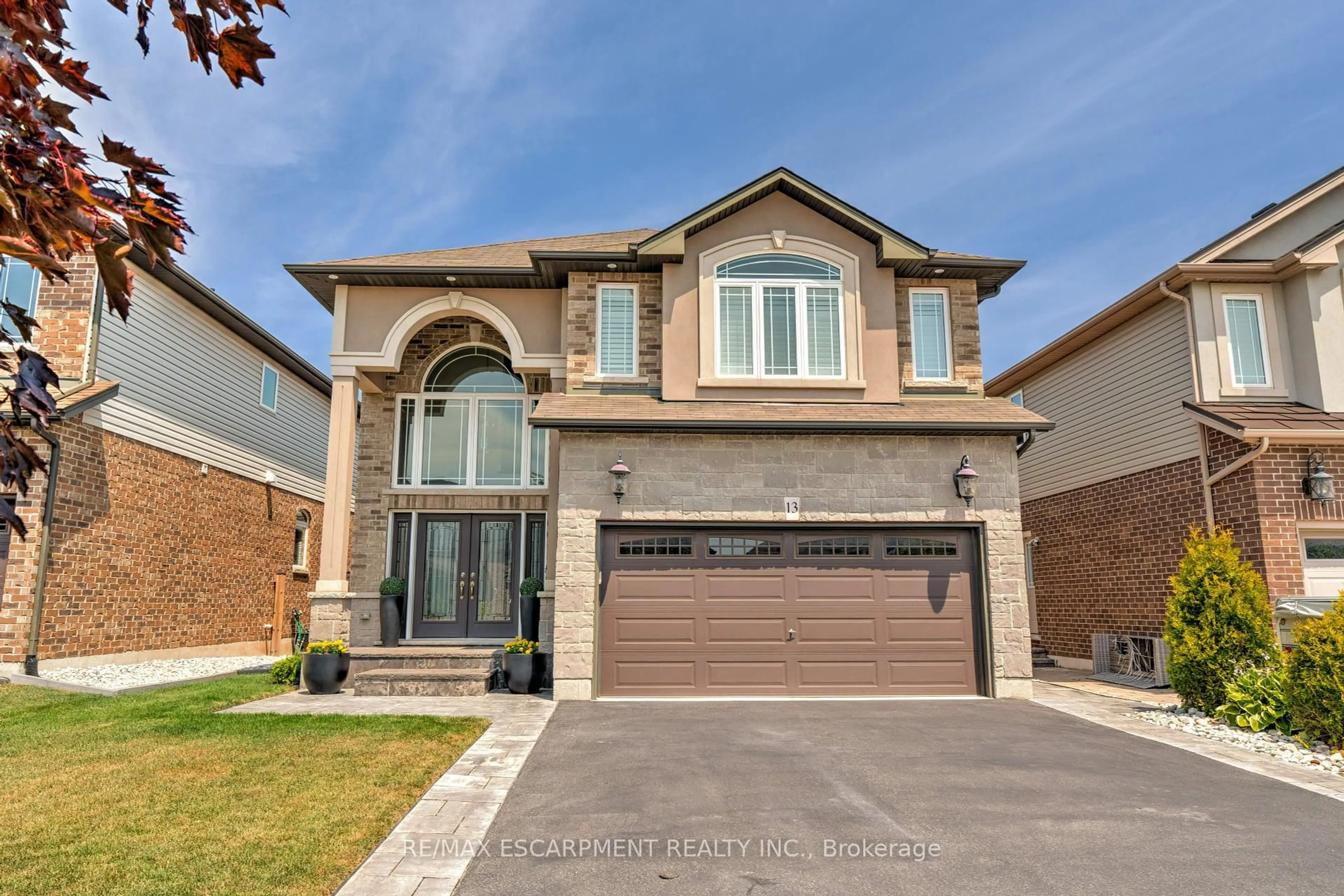 Home with brick exterior material, street for 13 Biggar Cres, Grimsby Ontario L3M 0E5