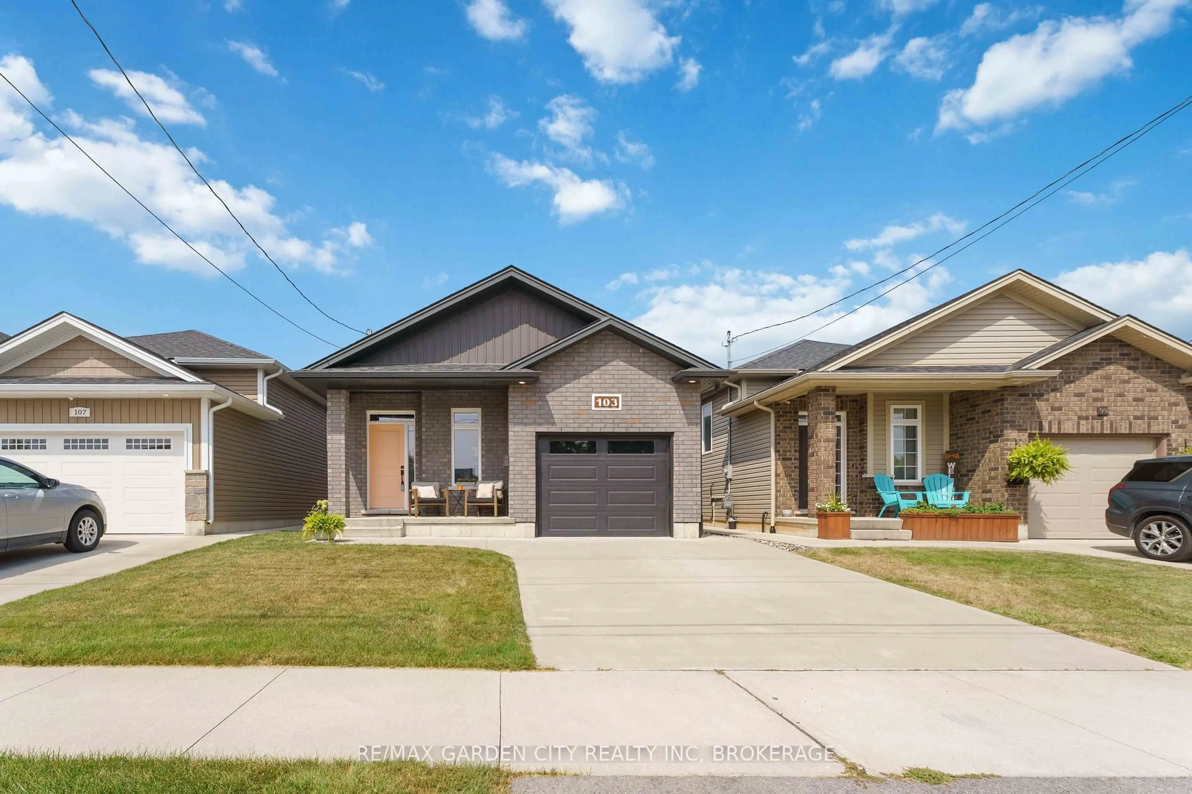 Home with brick exterior material, street for 103 Scholfield Ave, Welland Ontario L3B 1N4