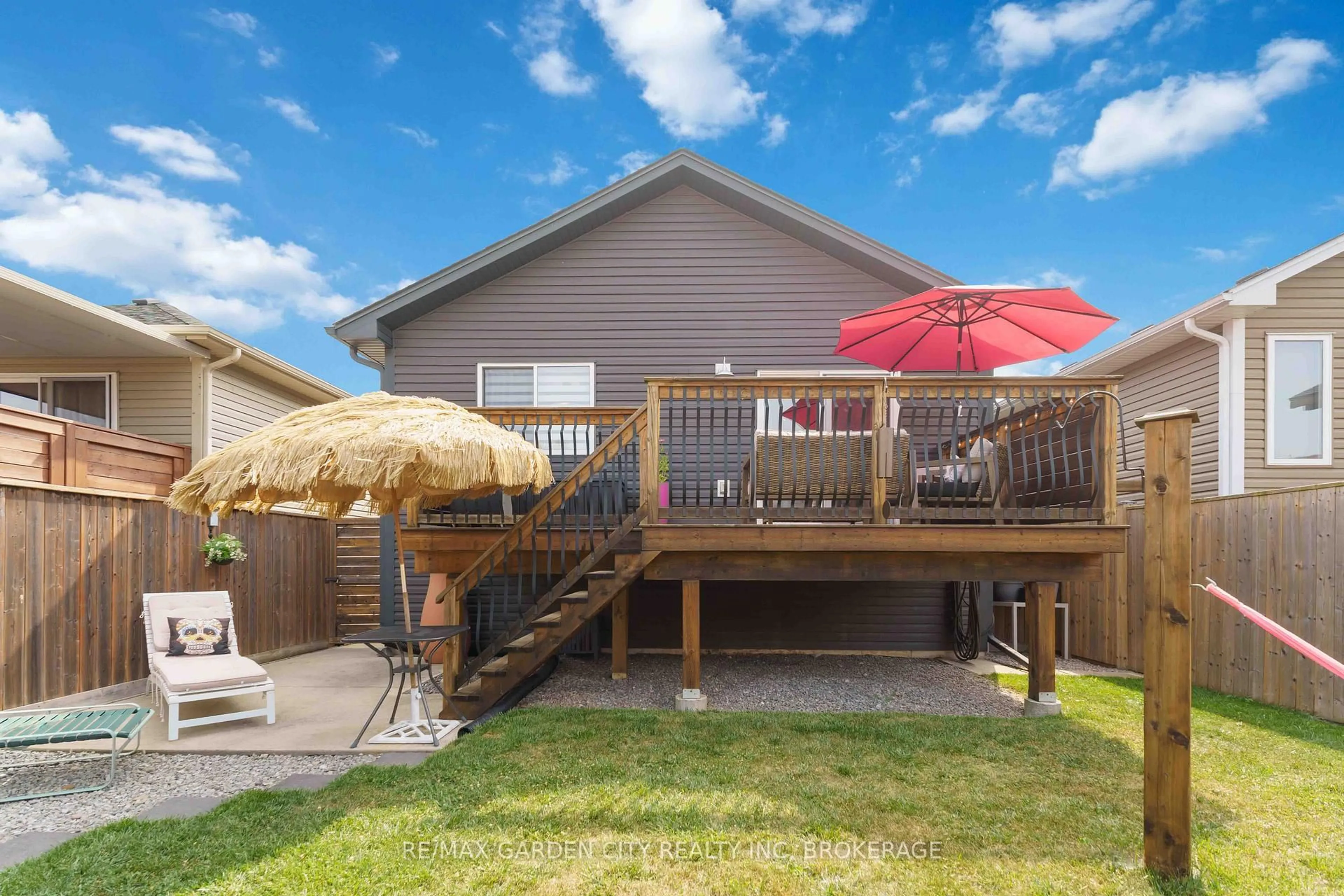 Patio, water/lake/river/ocean view for 103 Scholfield Ave, Welland Ontario L3B 1N4