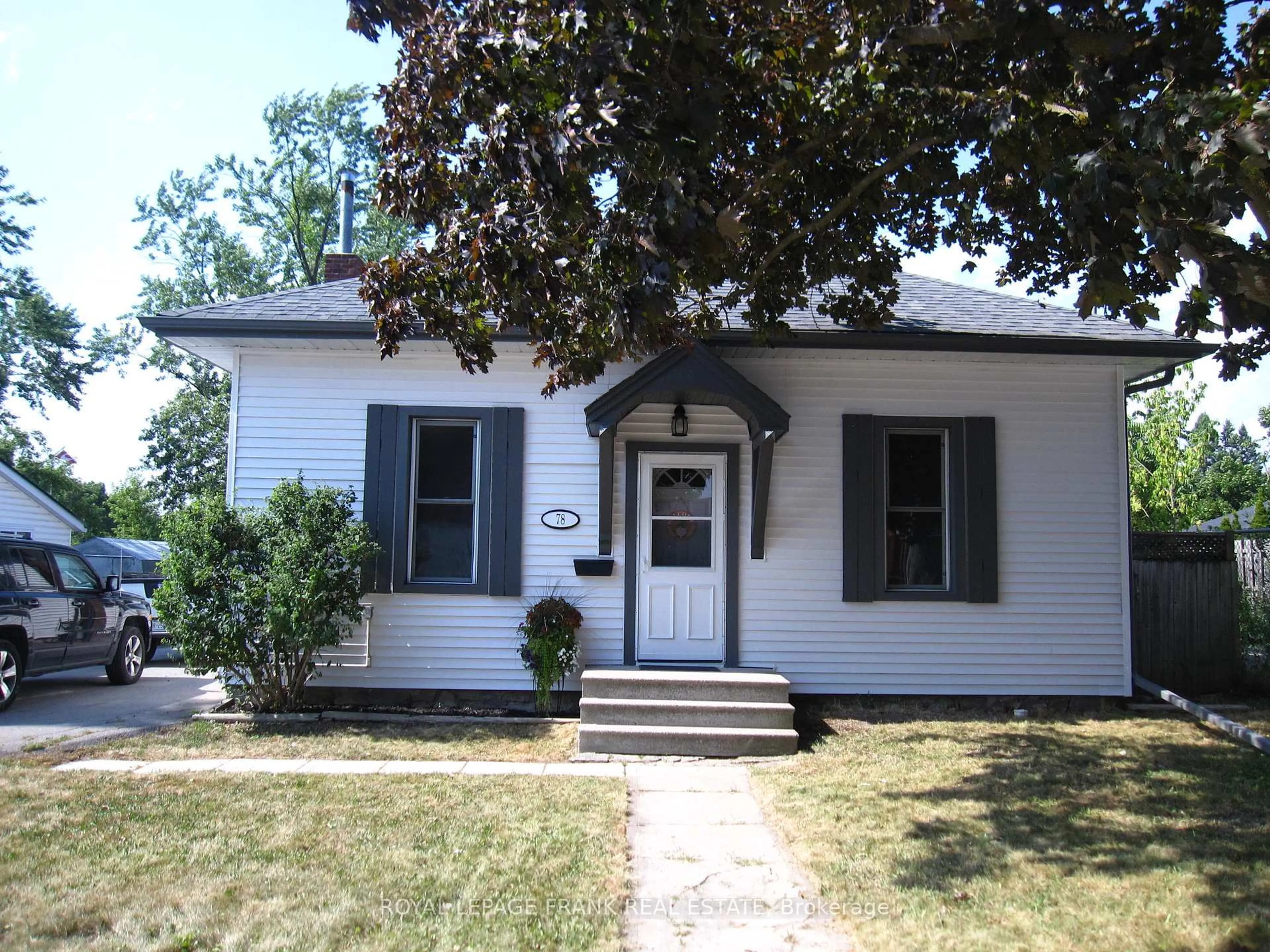Home with vinyl exterior material, street for 78 Queen St, Kawartha Lakes Ontario K9V 1G4