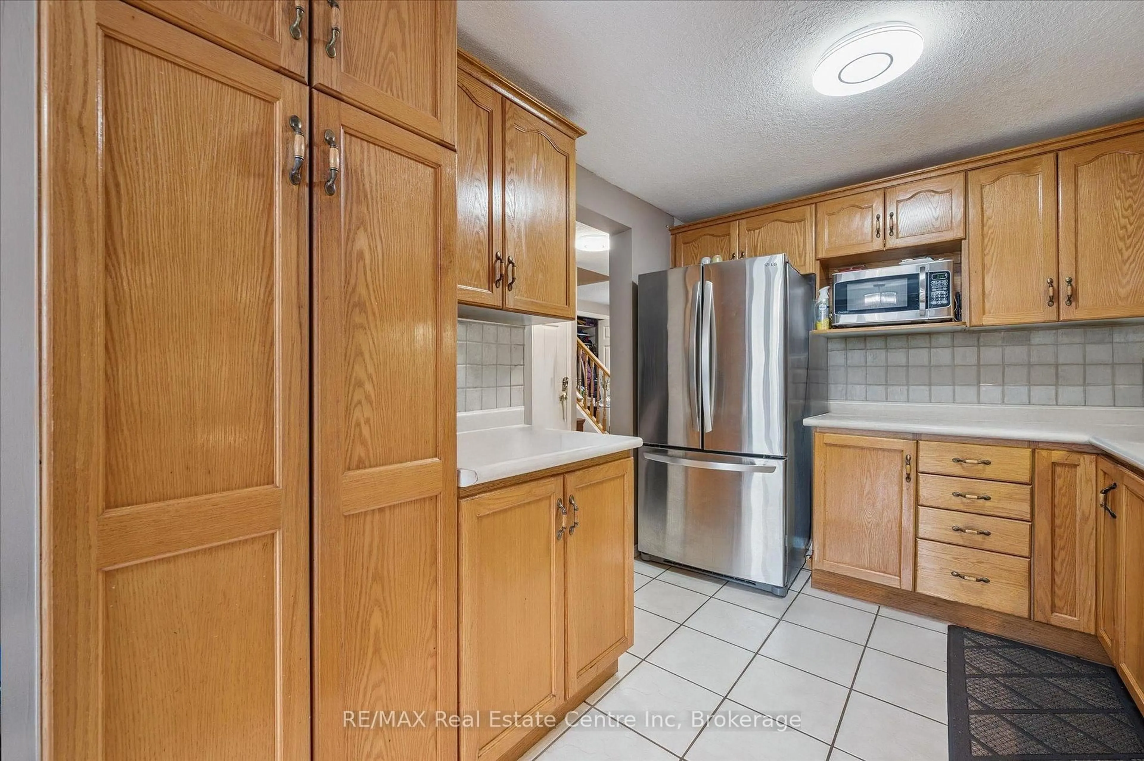 Standard kitchen, unknown for 161 Stephanie Dr, Guelph Ontario N1K 1X7