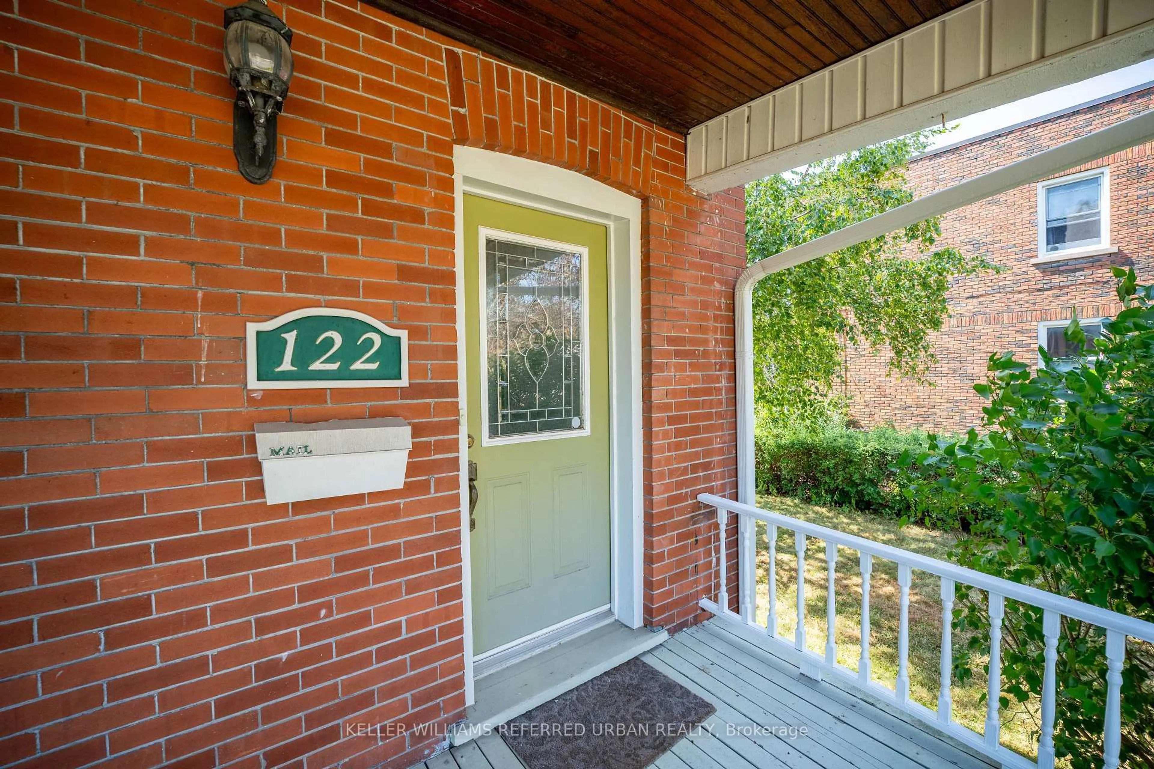 Unknown for 122 Queen St, Quinte West Ontario K8V 4Y4