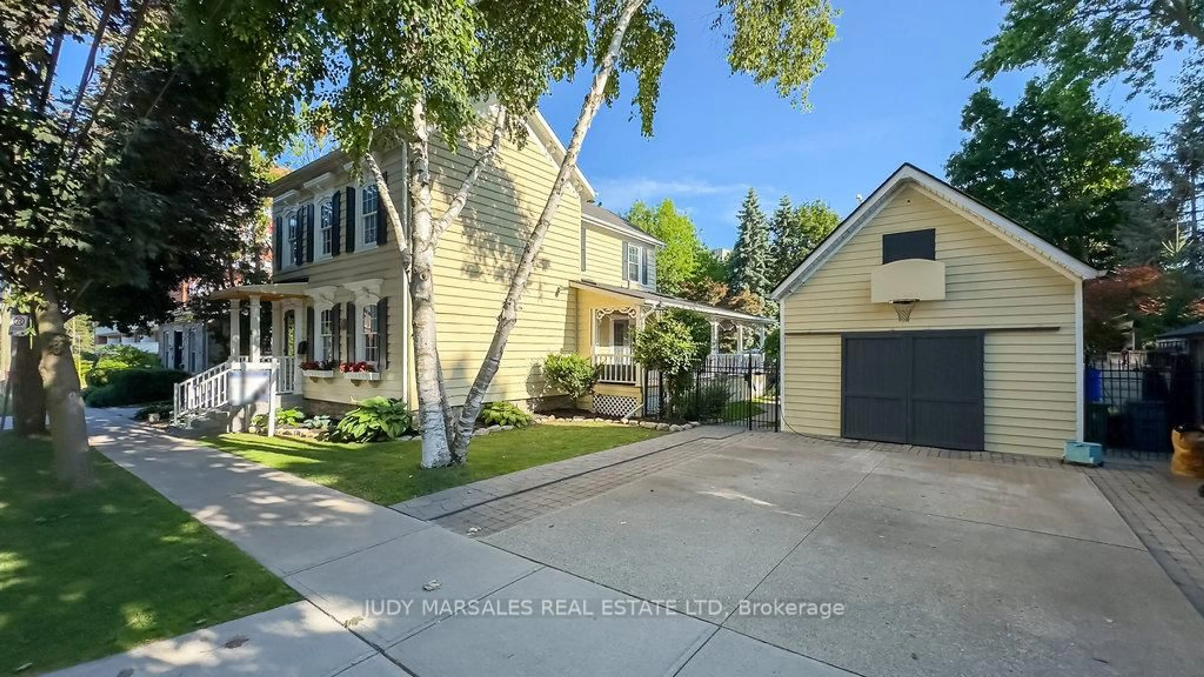 Unknown for 12 Park St, Hamilton Ontario L9H 1C7