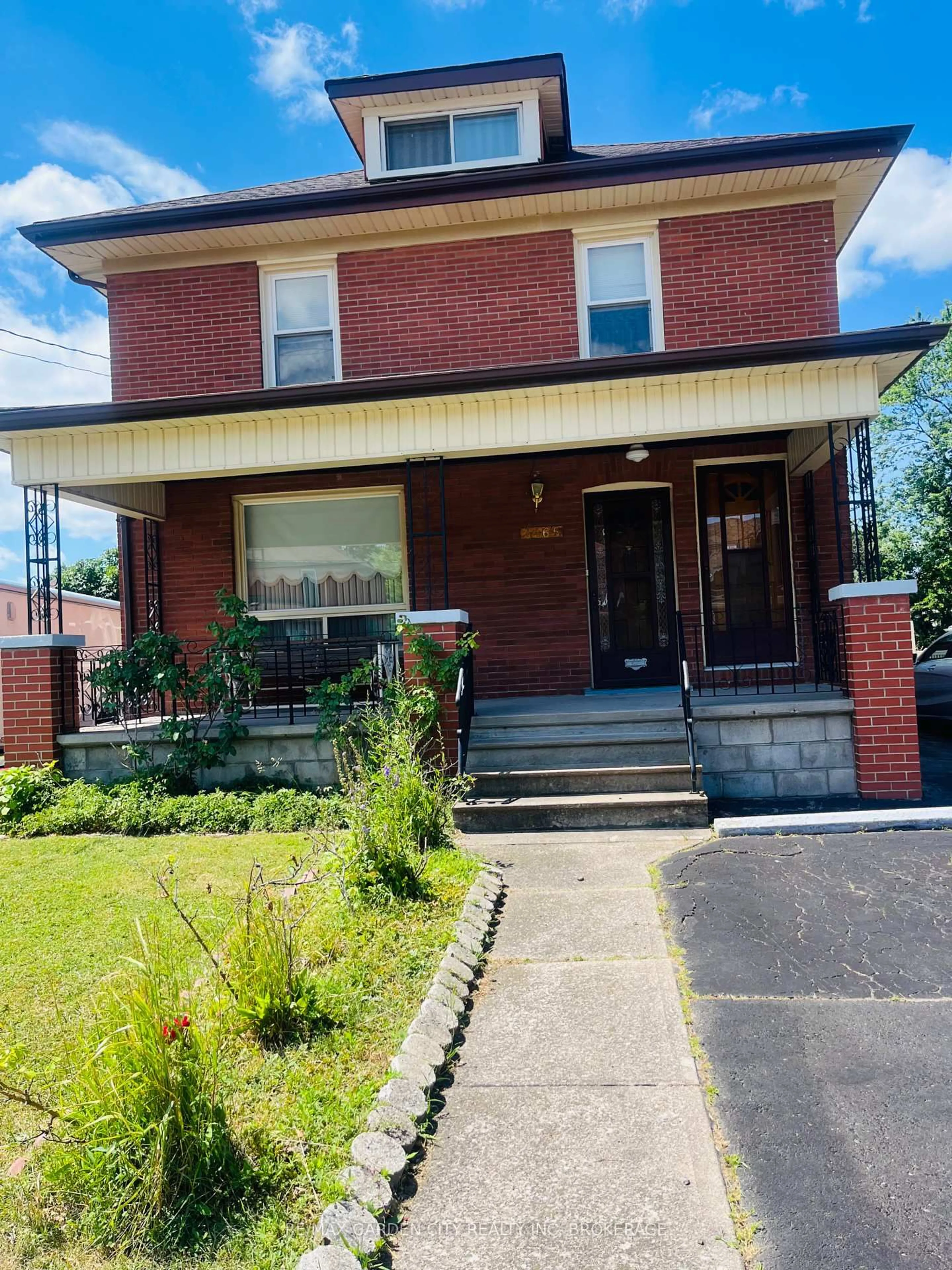 Home with brick exterior material, street for 4465 Second Ave, Niagara Falls Ontario L2E 4H1