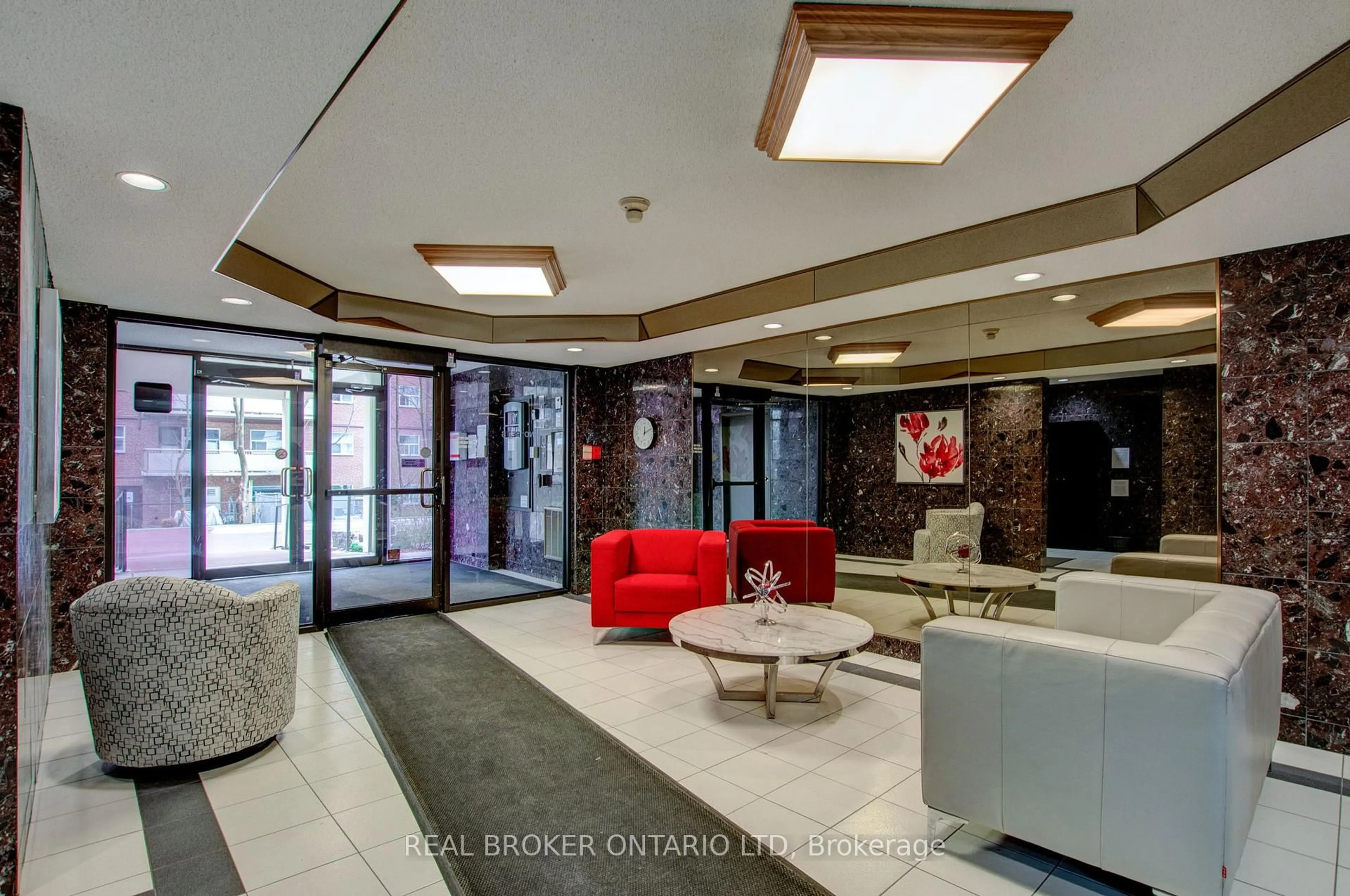 Indoor foyer for 1180 Commissioners Rd #310, London South Ontario N6K 4J2
