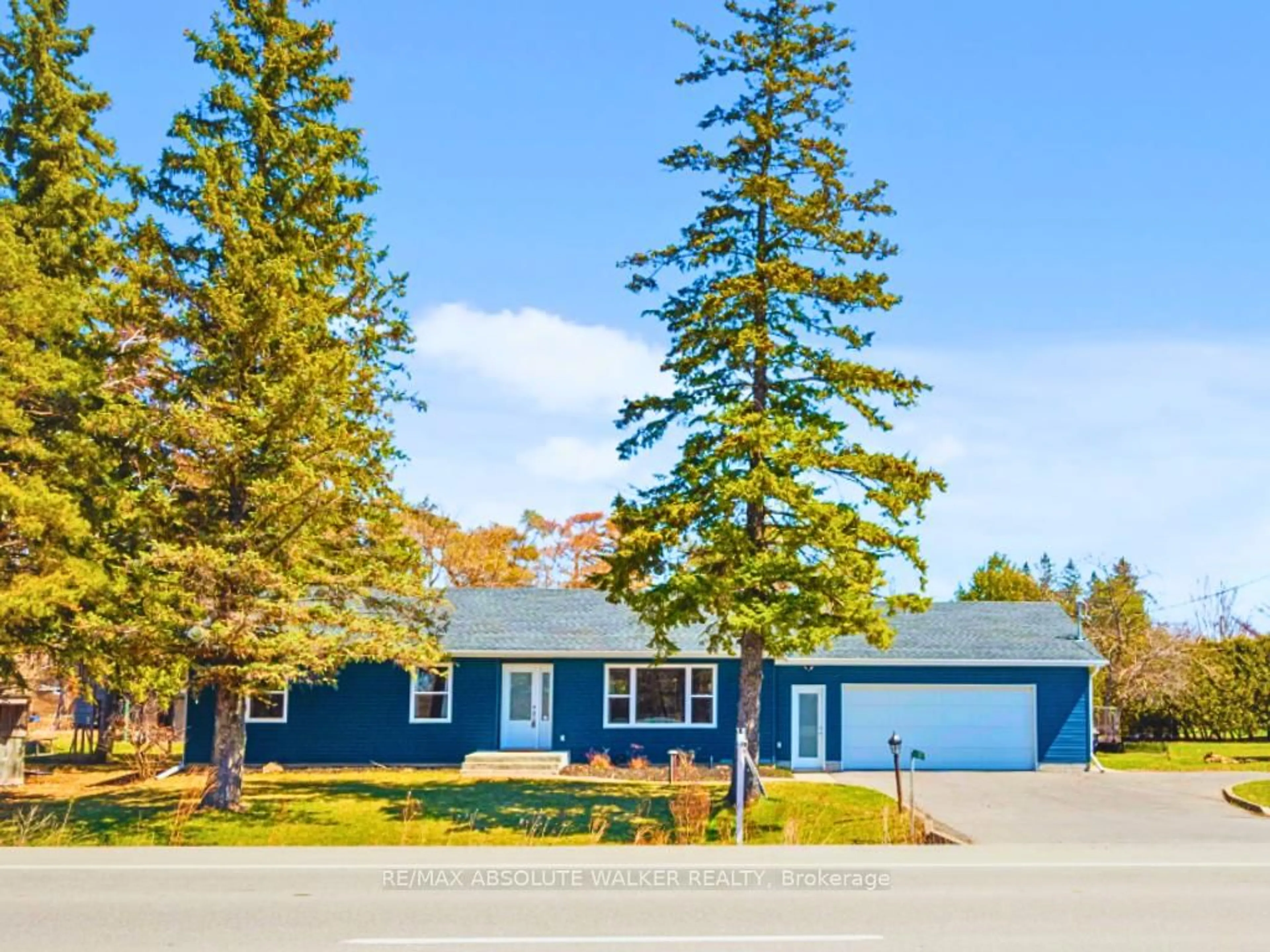 Home with vinyl exterior material, street for 2477 Merivale Rd, Ottawa Ontario K2C 3H1