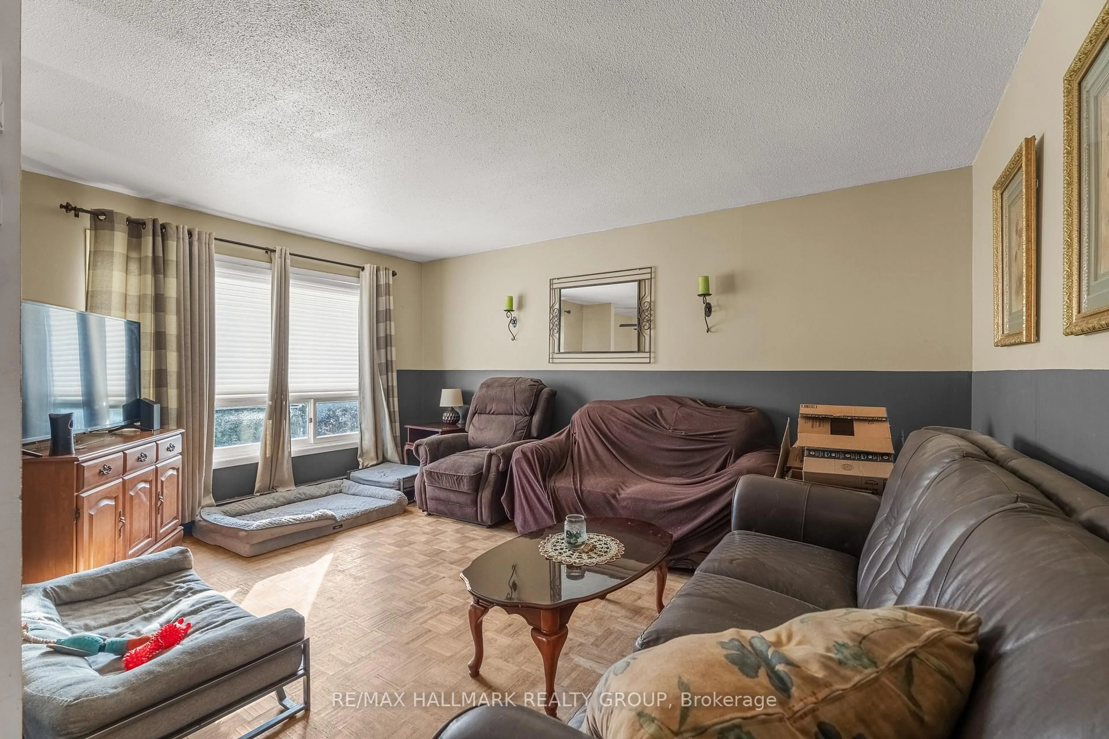 Living room with furniture, unknown for 2784 Leonard St, Clarence-Rockland Ontario K4K 1A4