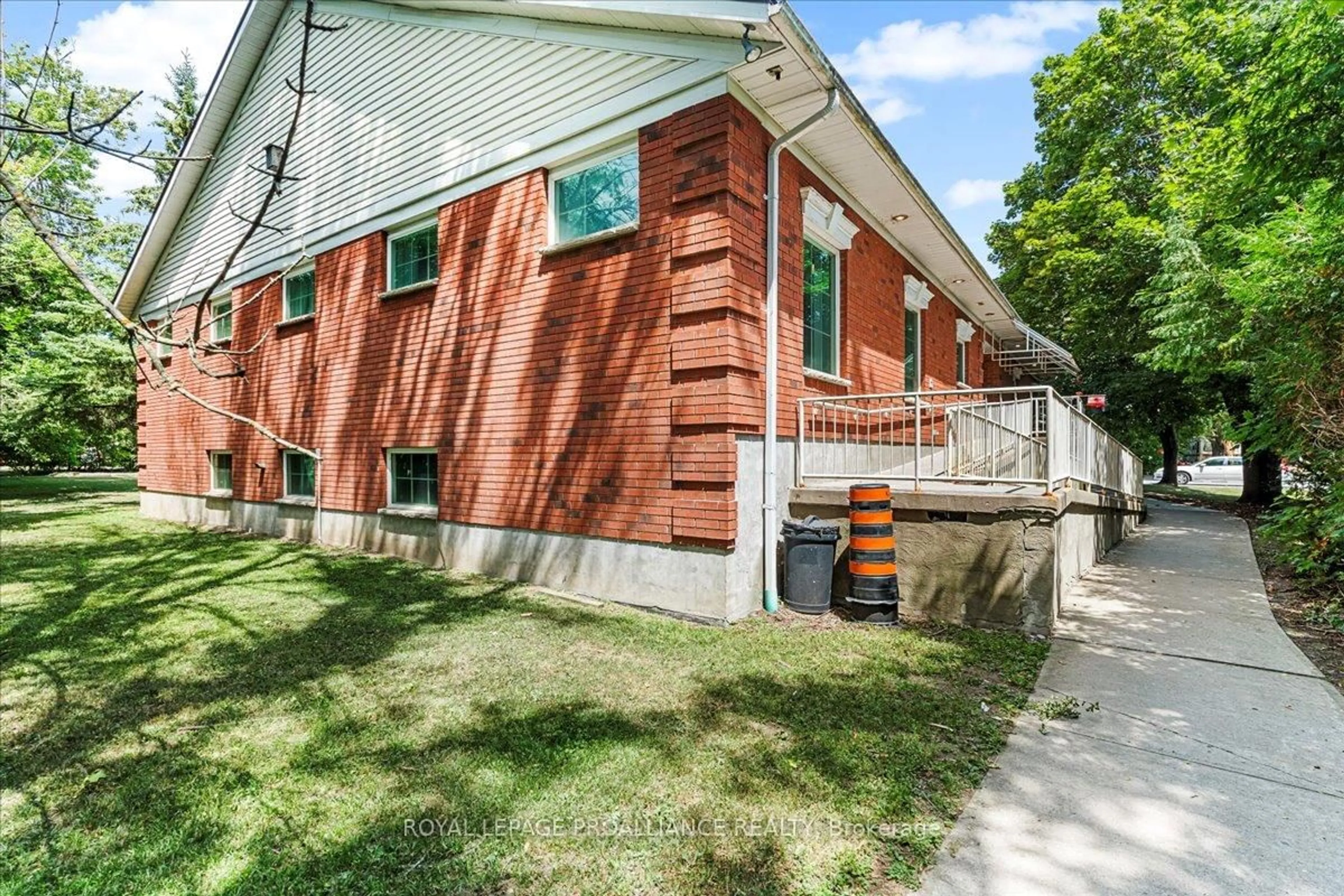 Unknown for 320 Colborne St, Tweed Ontario K0K 3J0