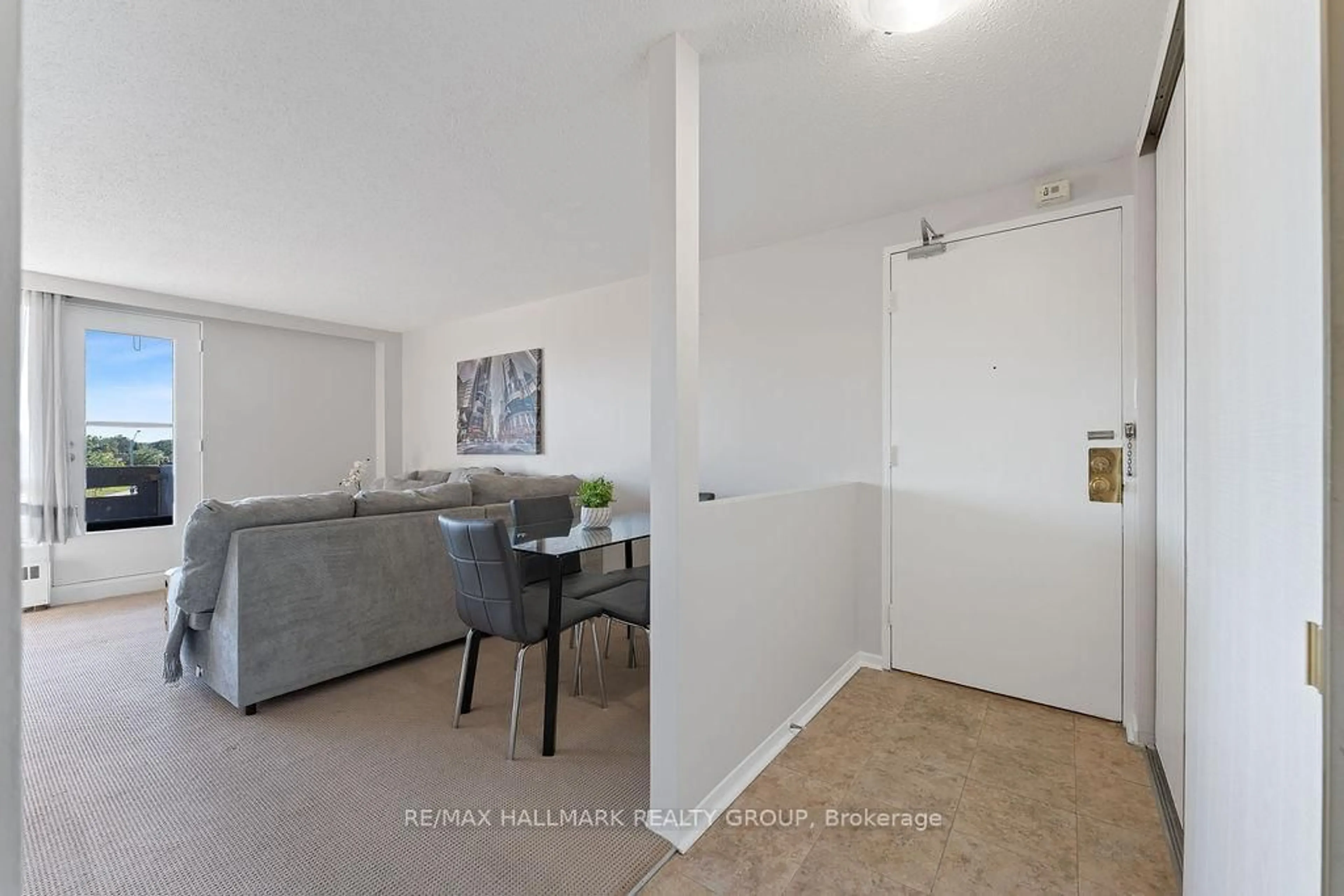 A pic of a room for 3100 Carling Ave #312, Ottawa Ontario K2B 6J6